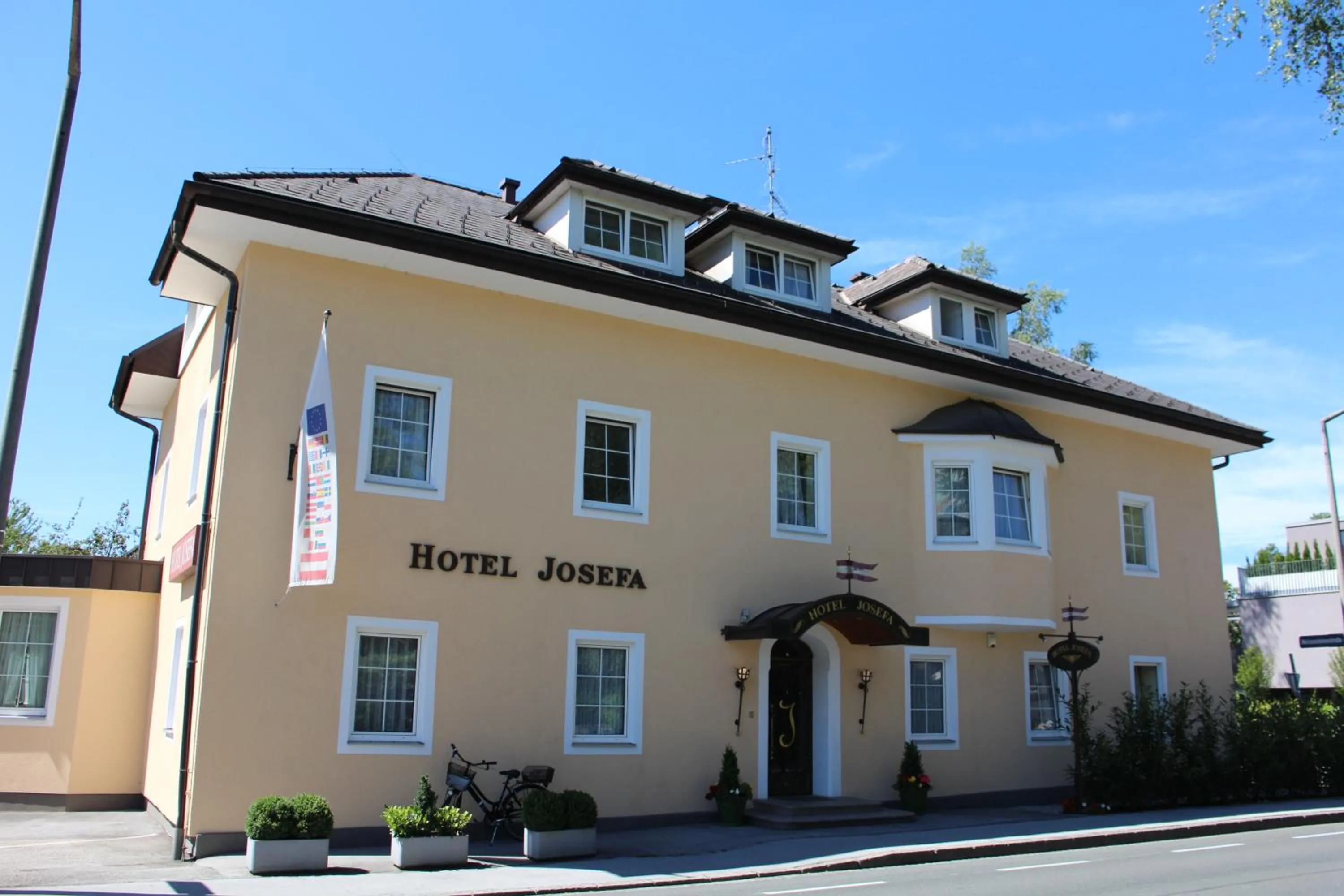 Facade/entrance in Hotel Josefa