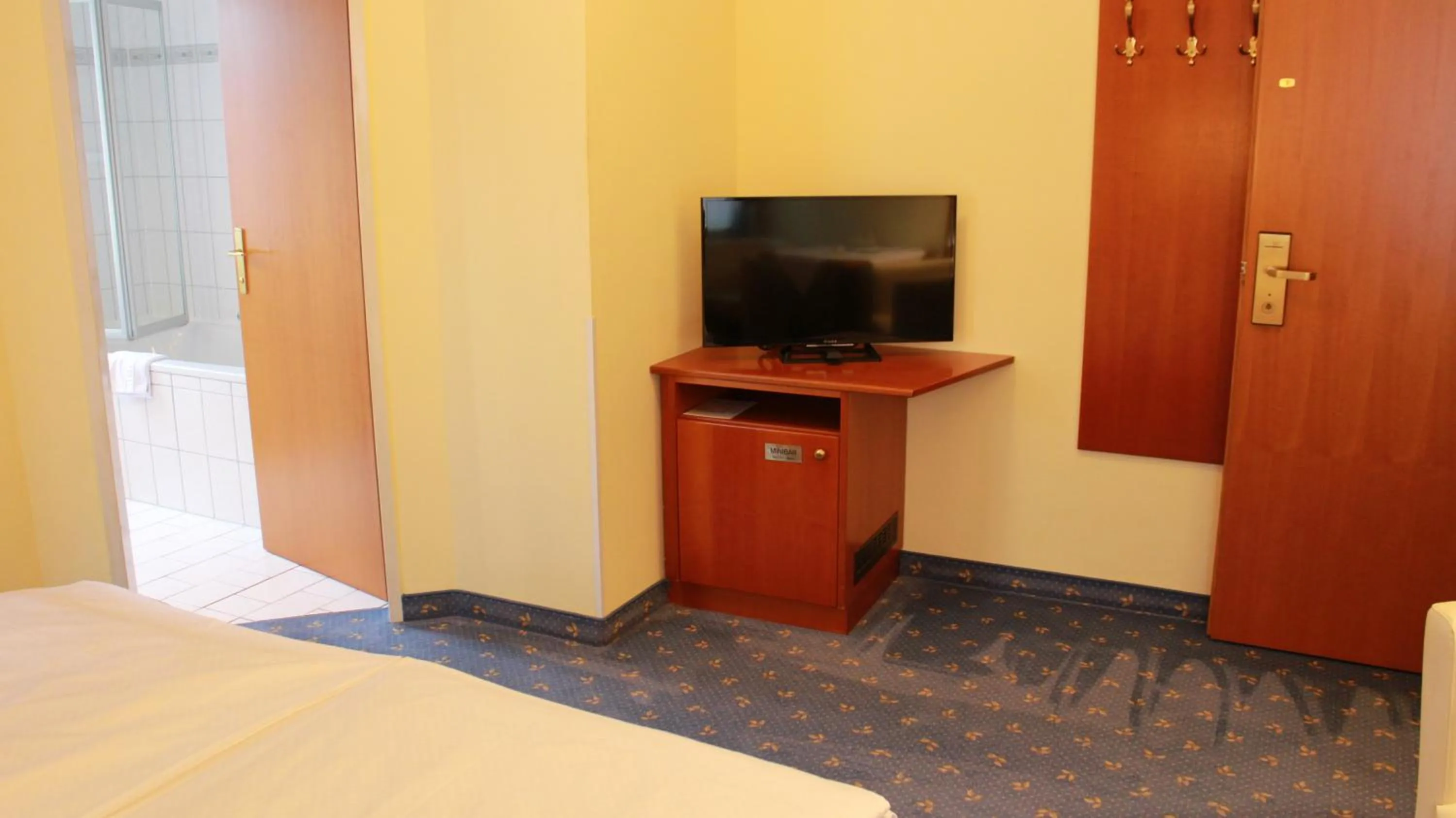 TV and multimedia, Bed in Hotel Josefa