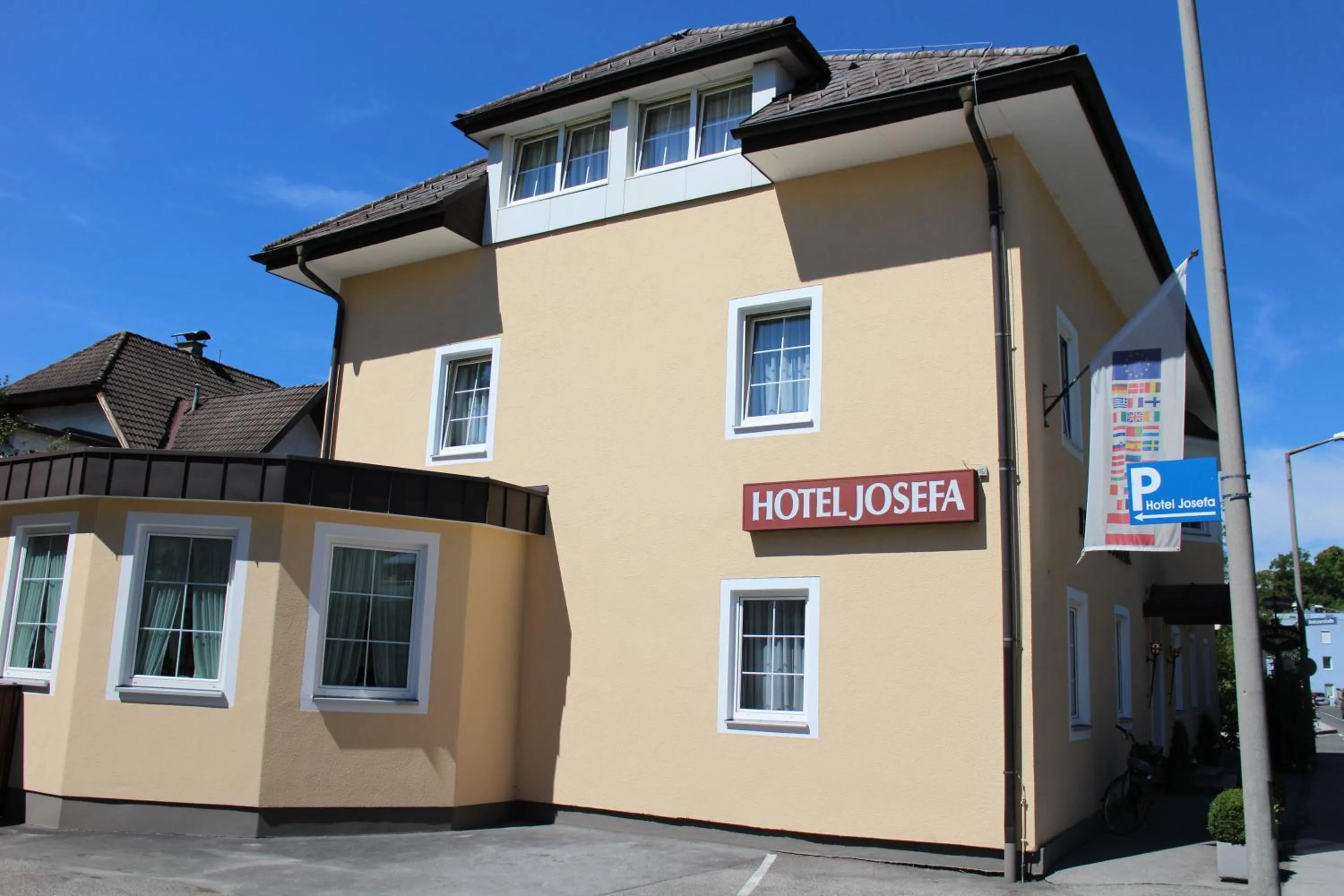 Facade/entrance in Hotel Josefa