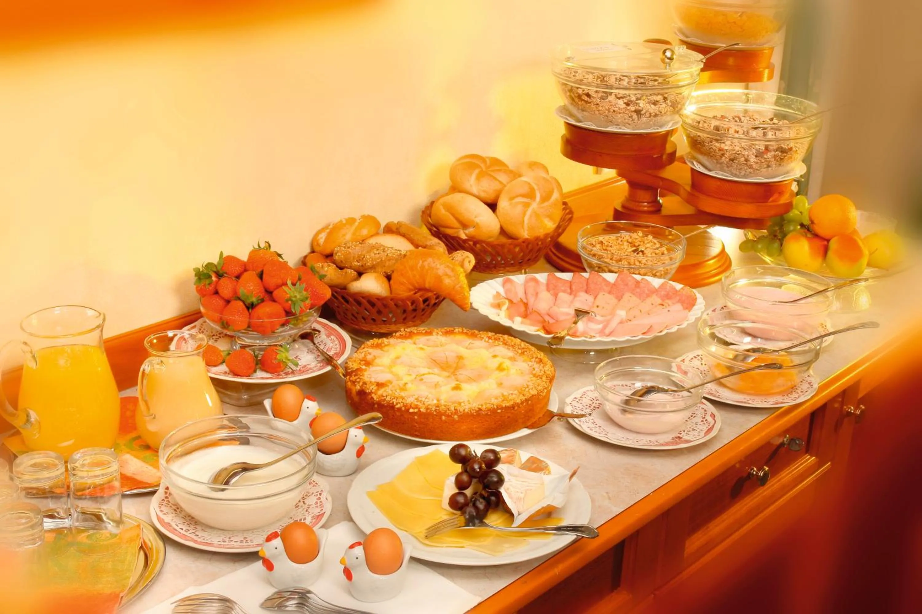 Restaurant/places to eat in Hotel Josefa