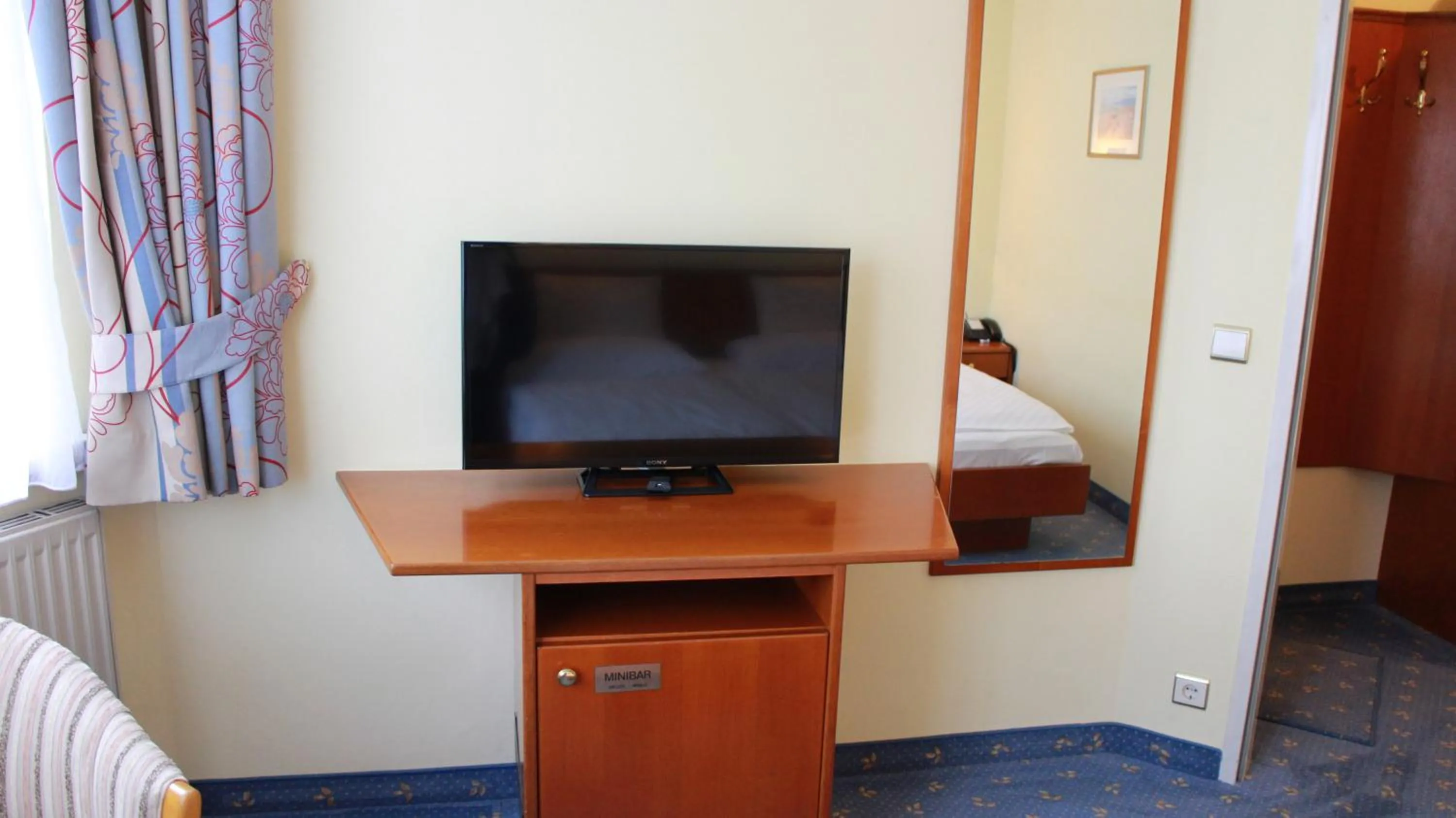 Communal lounge/ TV room in Hotel Josefa
