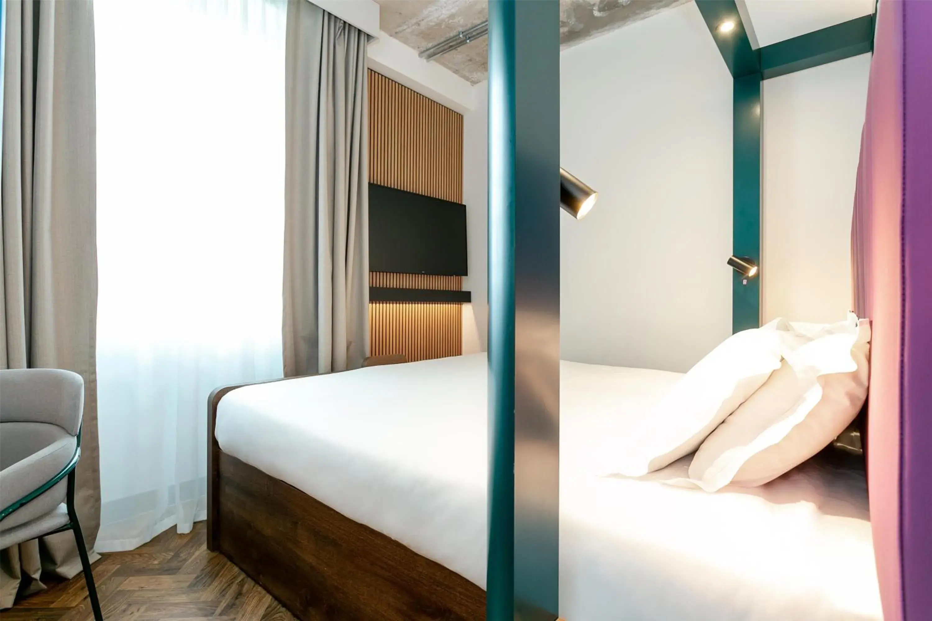 Bedroom, Bed in YOTEL Manchester Deansgate Bedroom, Bed in YOTEL Manchester Deansgate