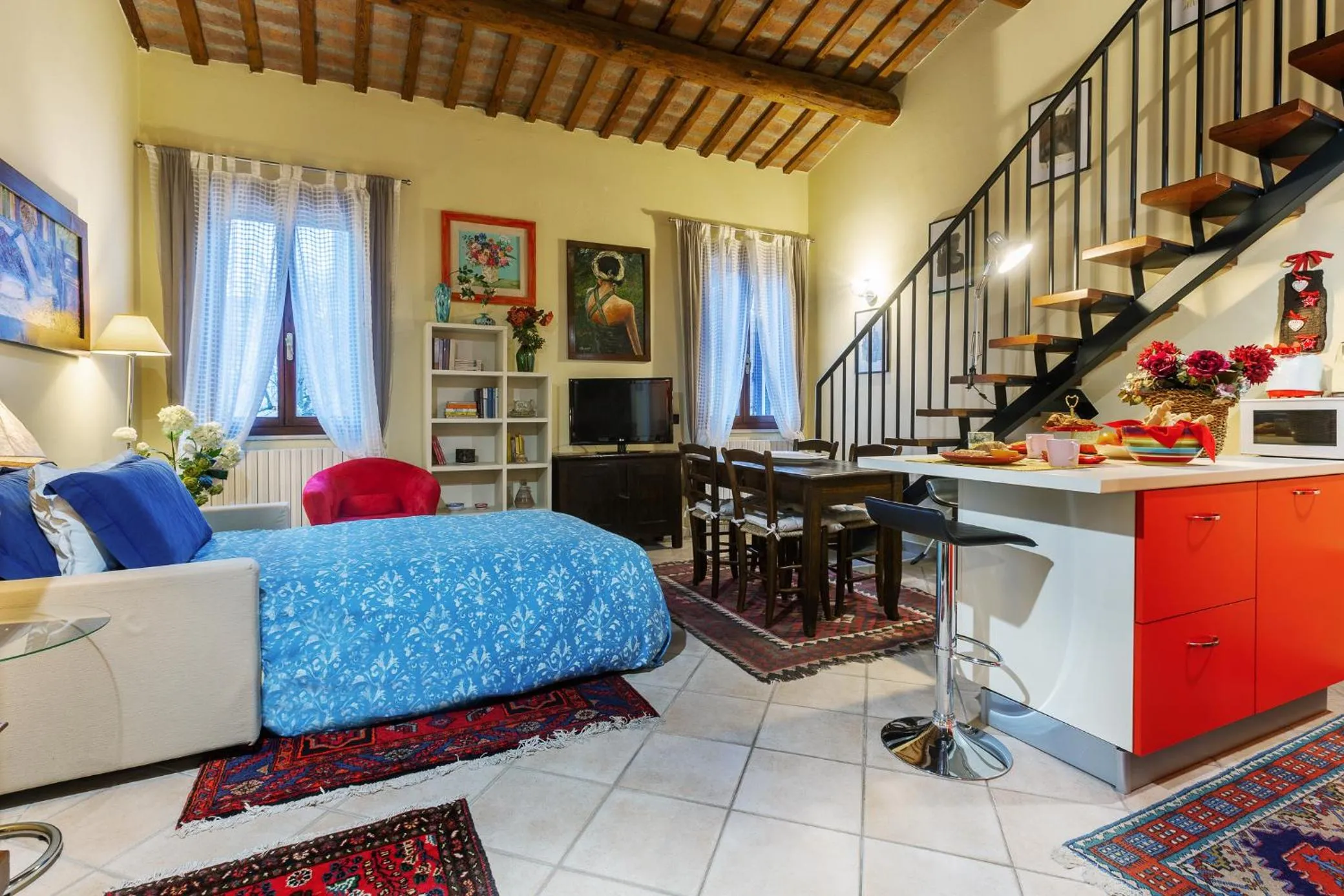 GuestHost - Ariostea University Duplex Apartment