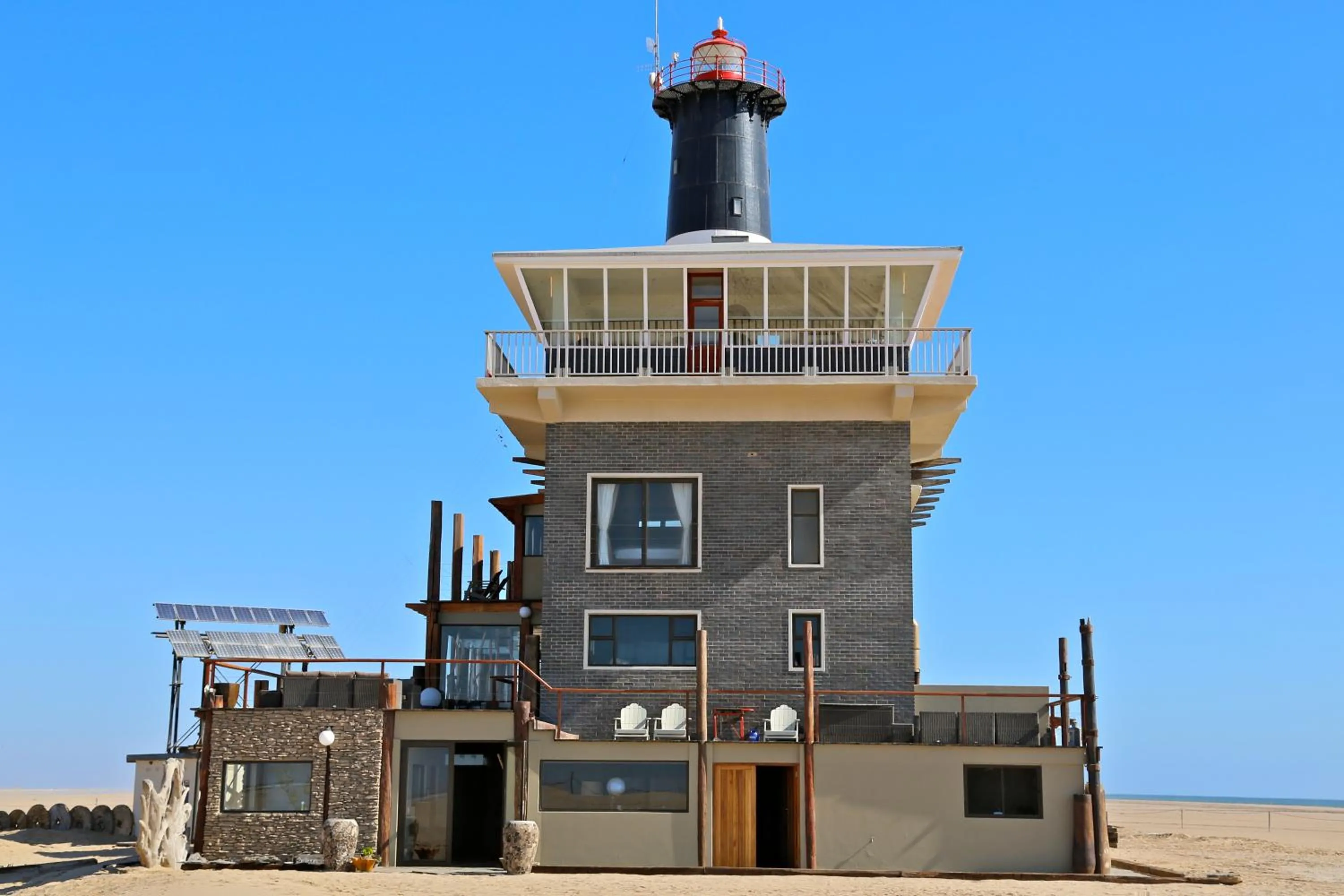 Property building in Pelican Point Lodge