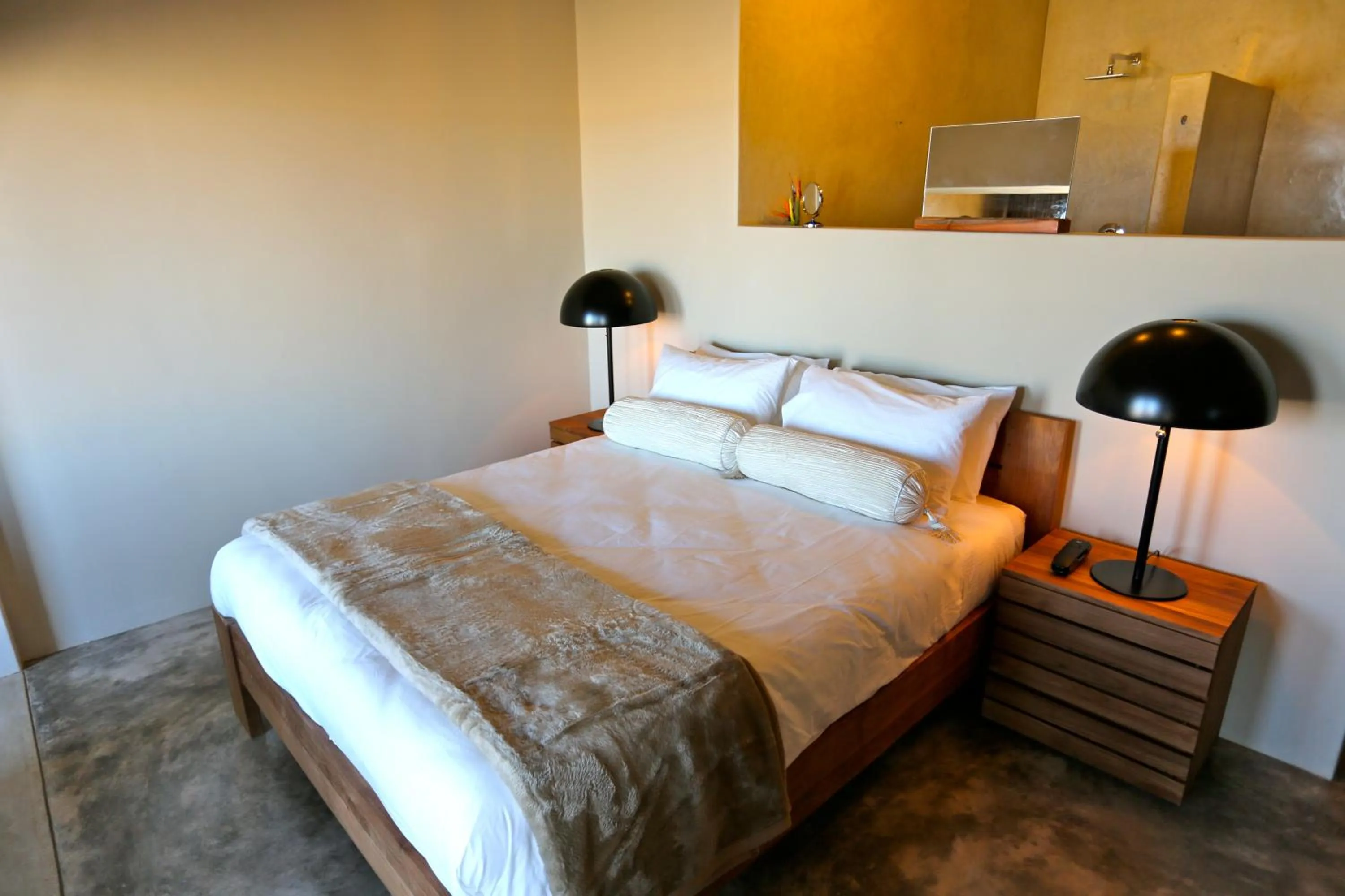 Photo of the whole room in Pelican Point Lodge