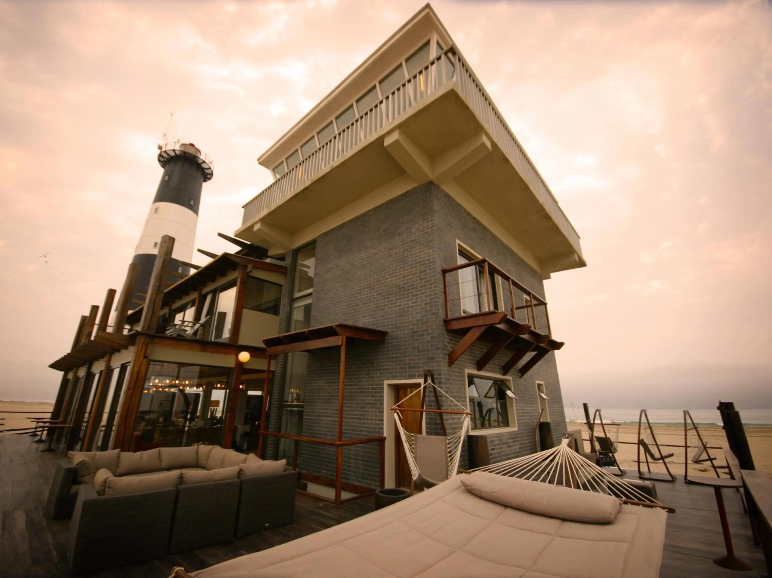 Property building in Pelican Point Lodge