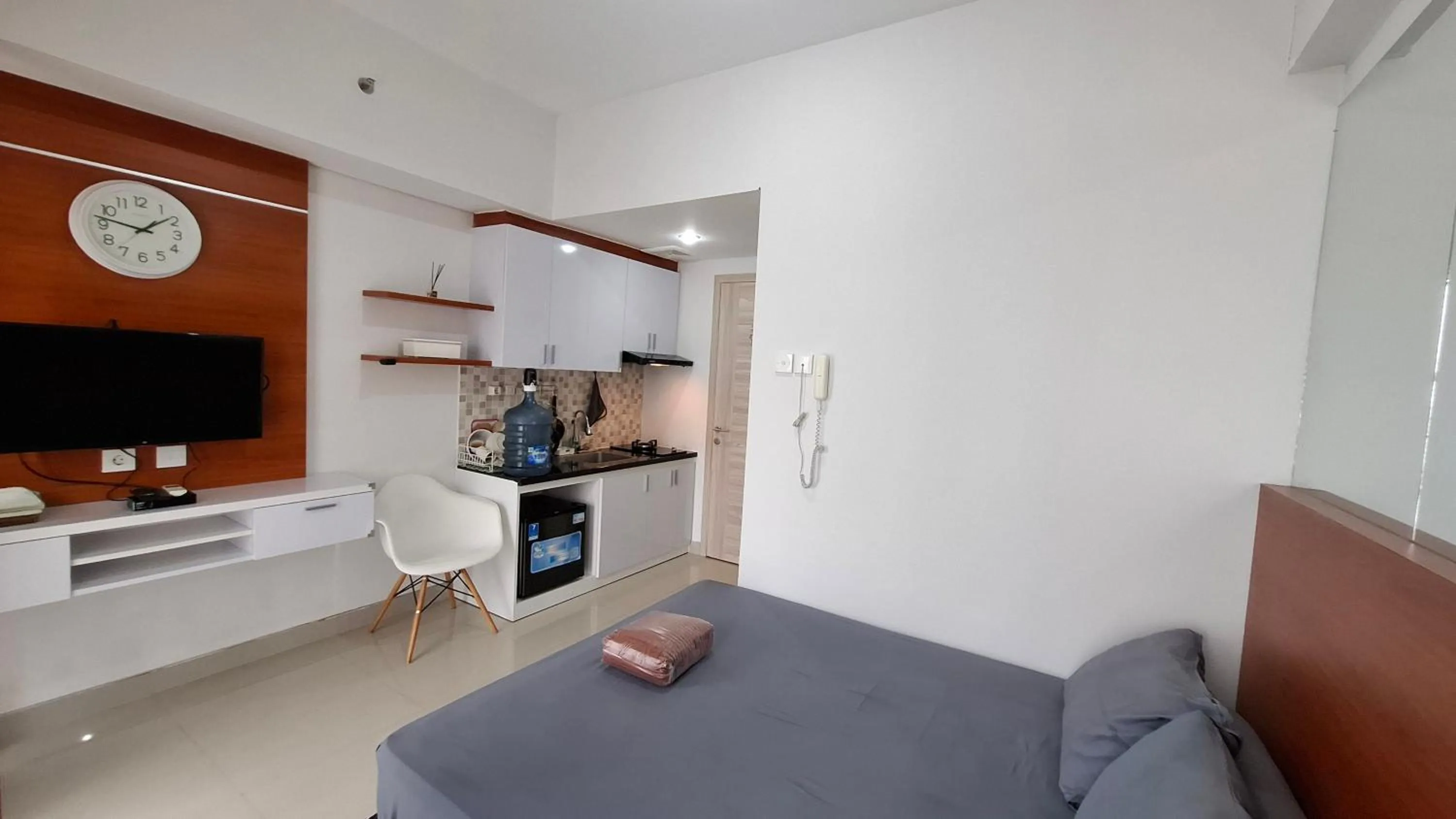 Bedroom in Apartemen Taman Melati Yogyakarta by ArFe Room