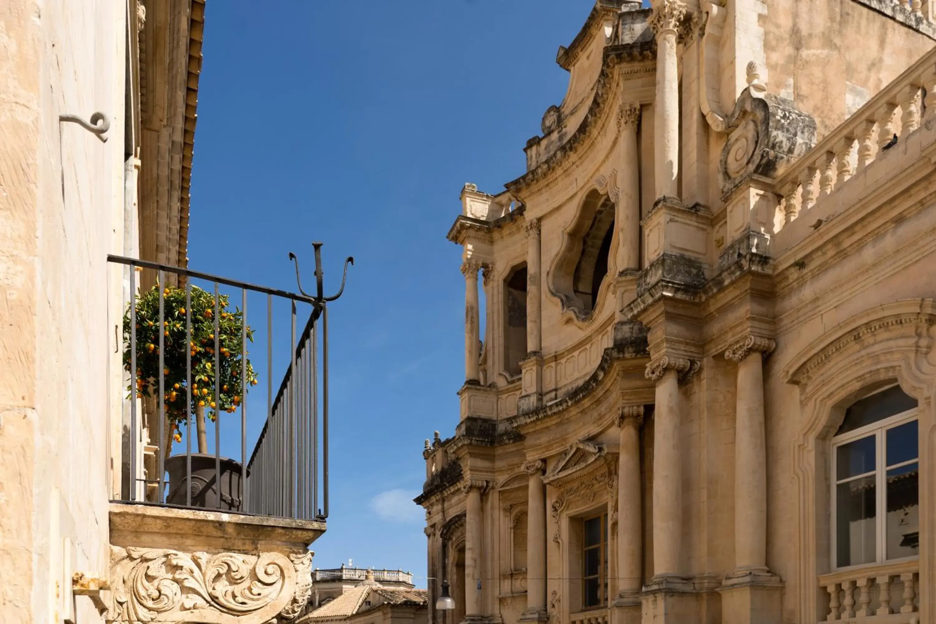 Master Suite in Q92 Noto Master Suite in Q92 Noto