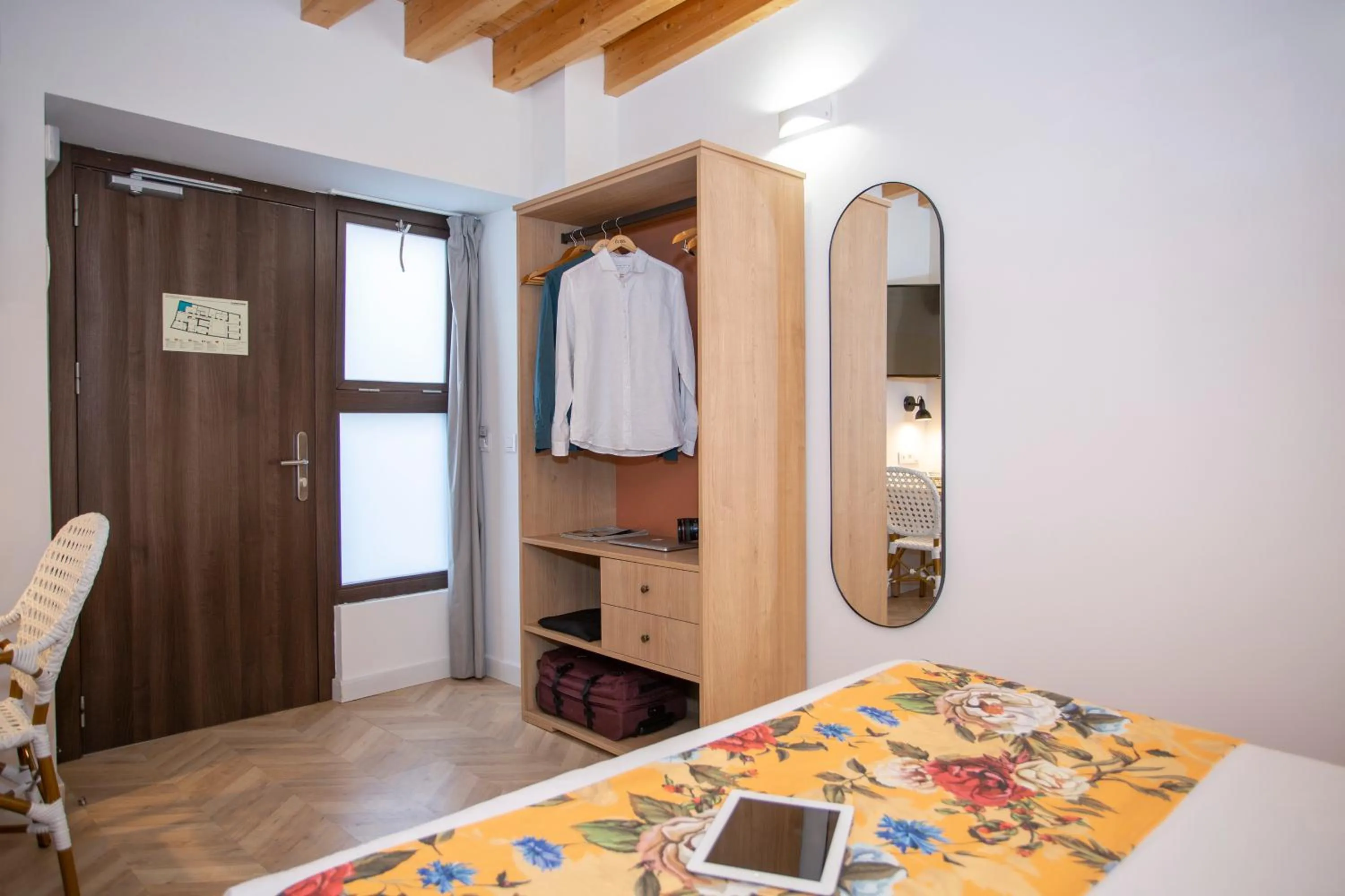 Bedroom, Bed in Casual con Duende Cadiz