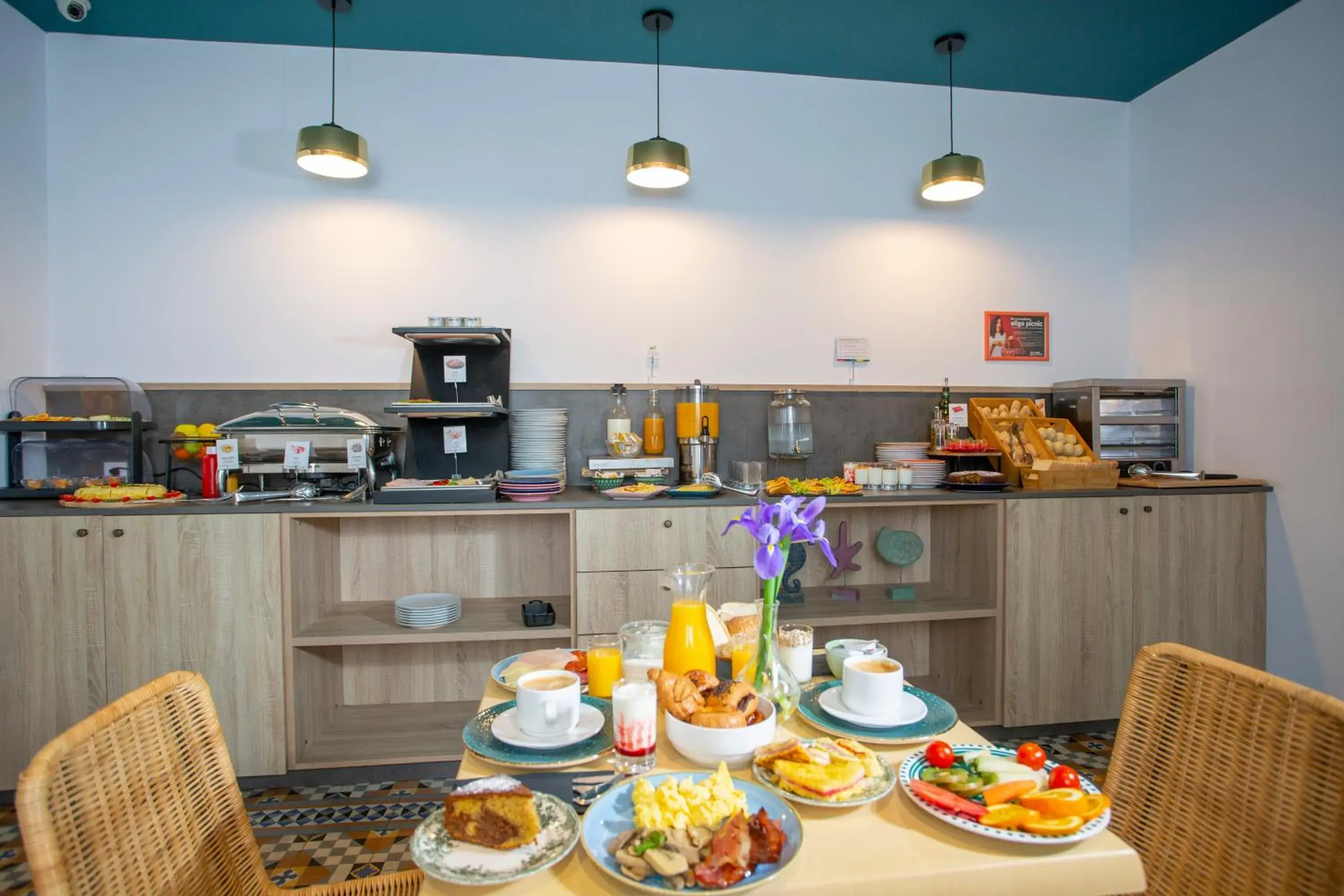 Buffet breakfast in Casual con Duende Cadiz Buffet breakfast in Casual con Duende Cadiz