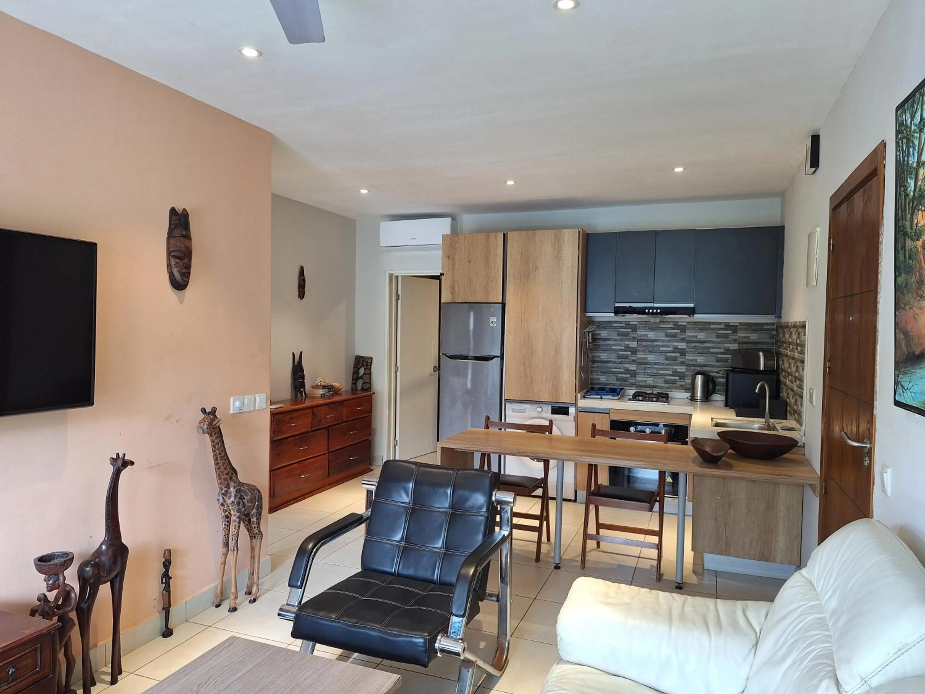 Living room in Forest View Apartments