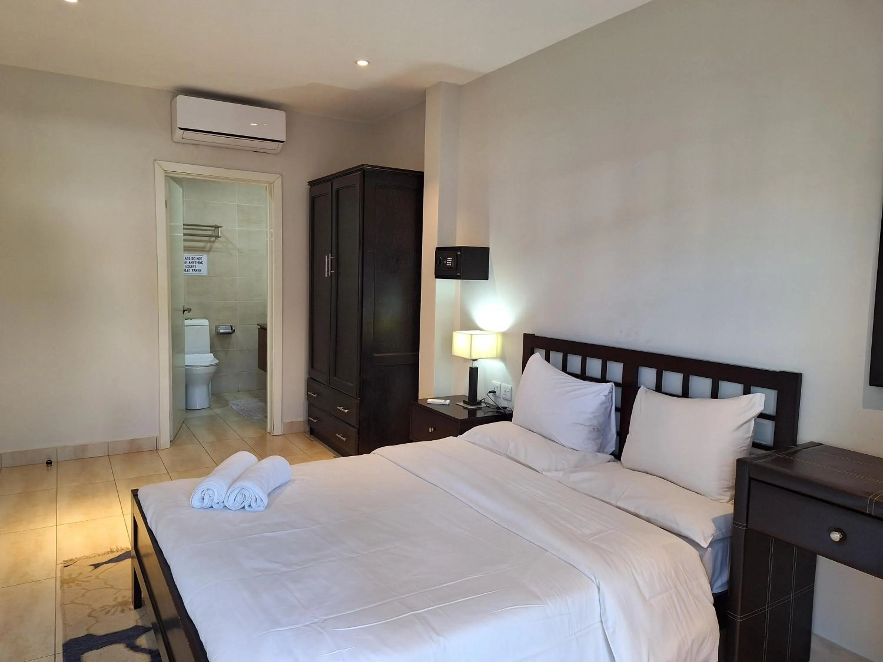 Bed in Forest View Apartments