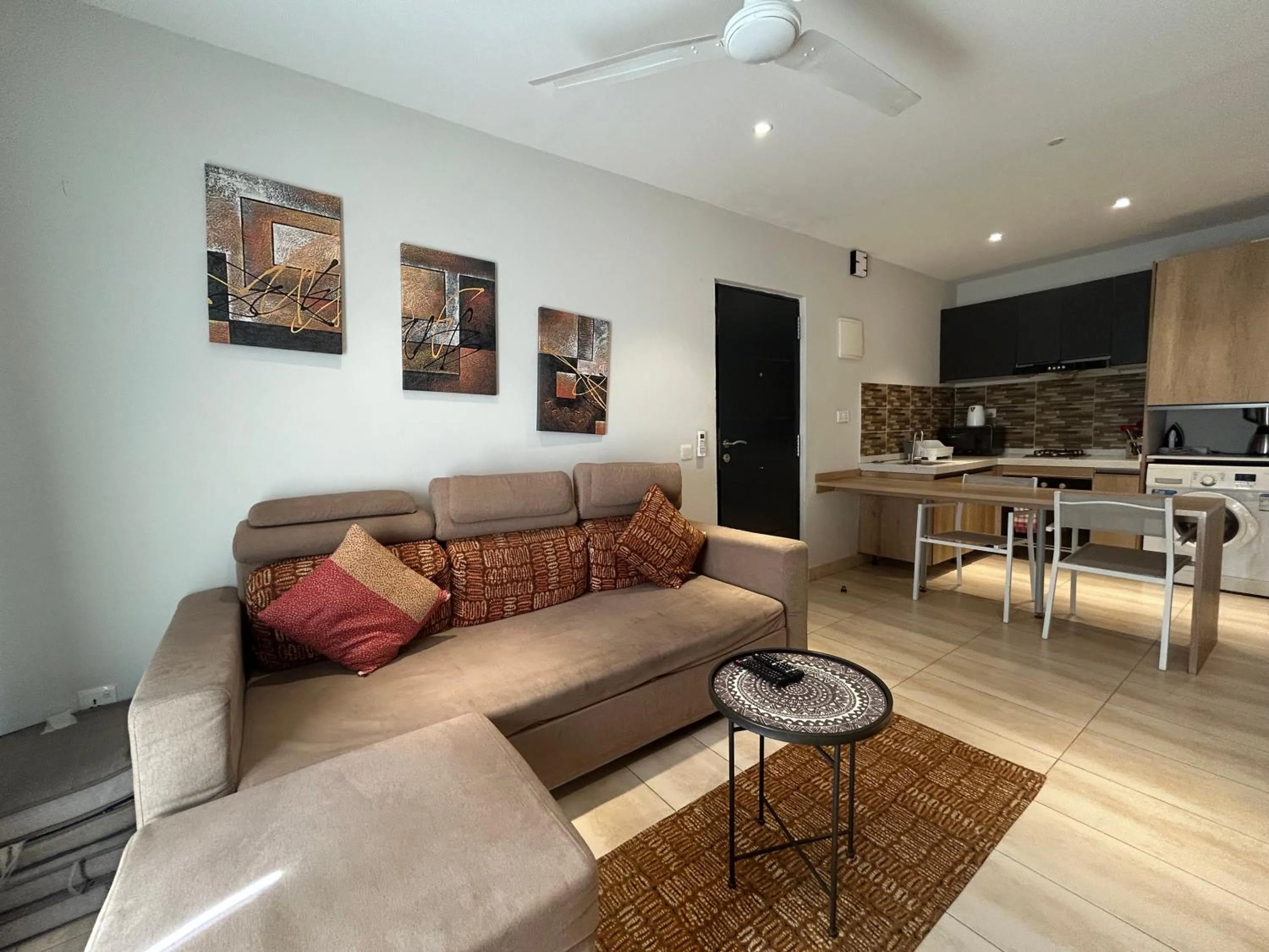 Living room in Forest View Apartments