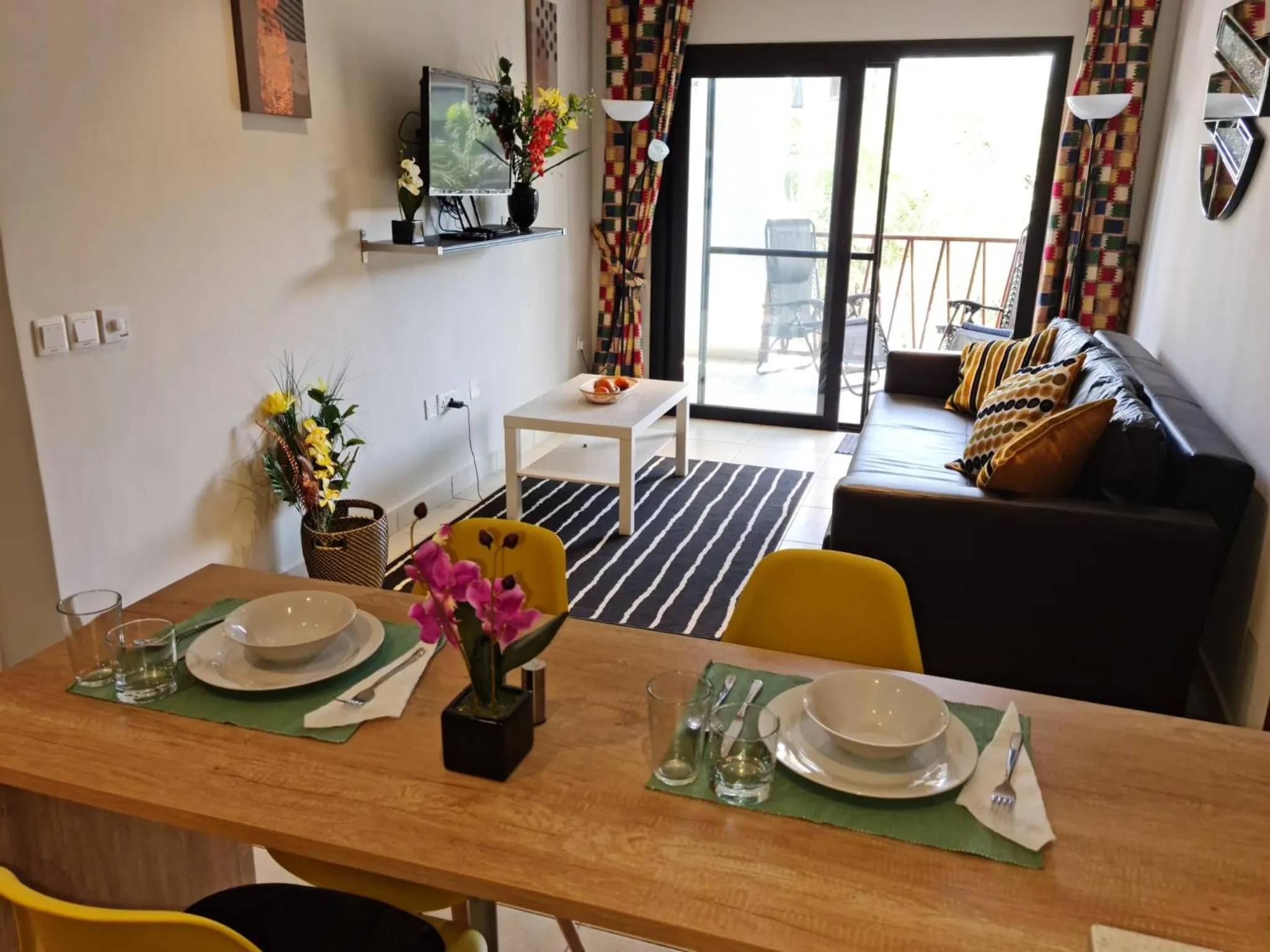 Dining area in Forest View Apartments
