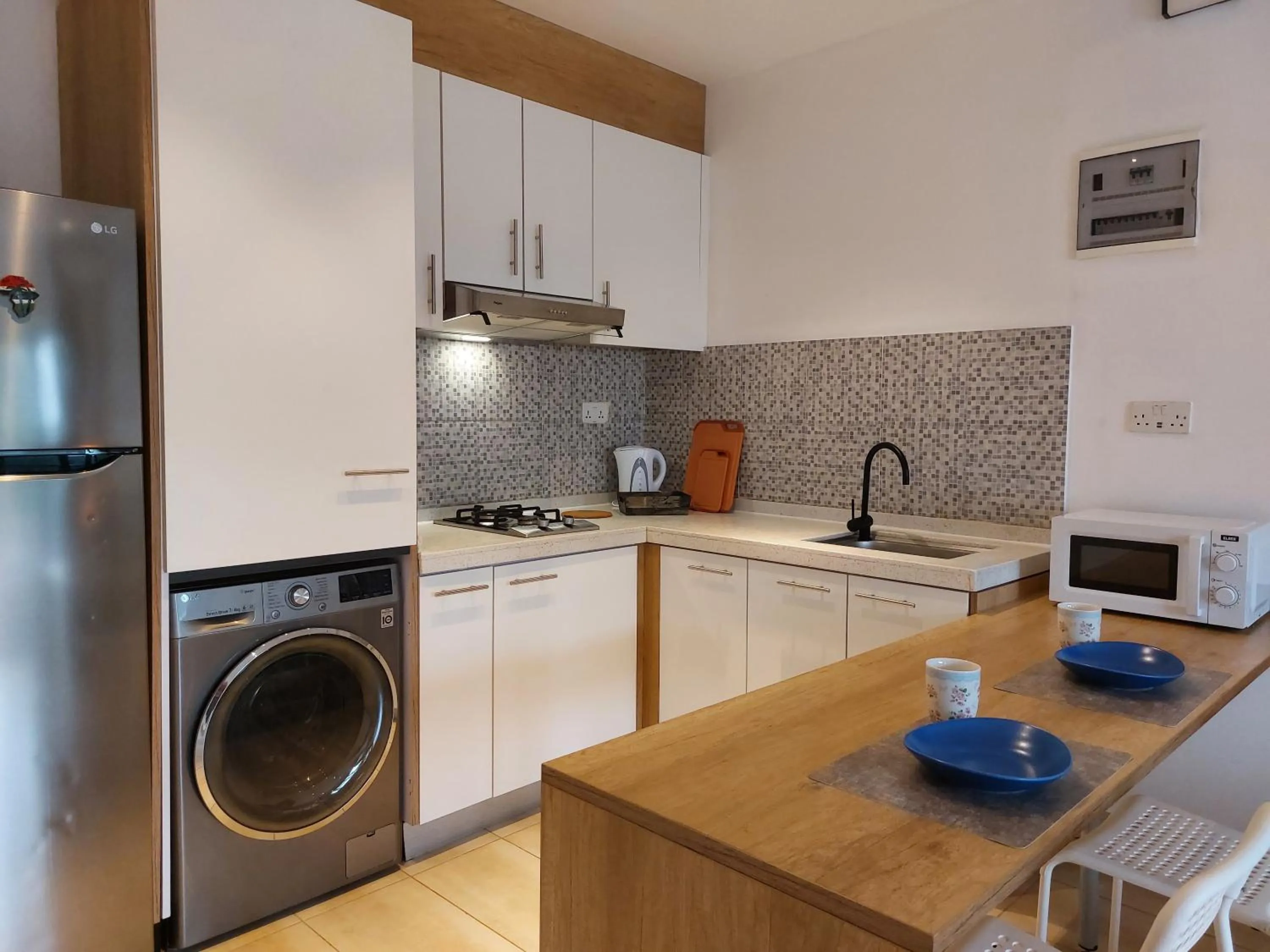 Kitchen or kitchenette in Forest View Apartments