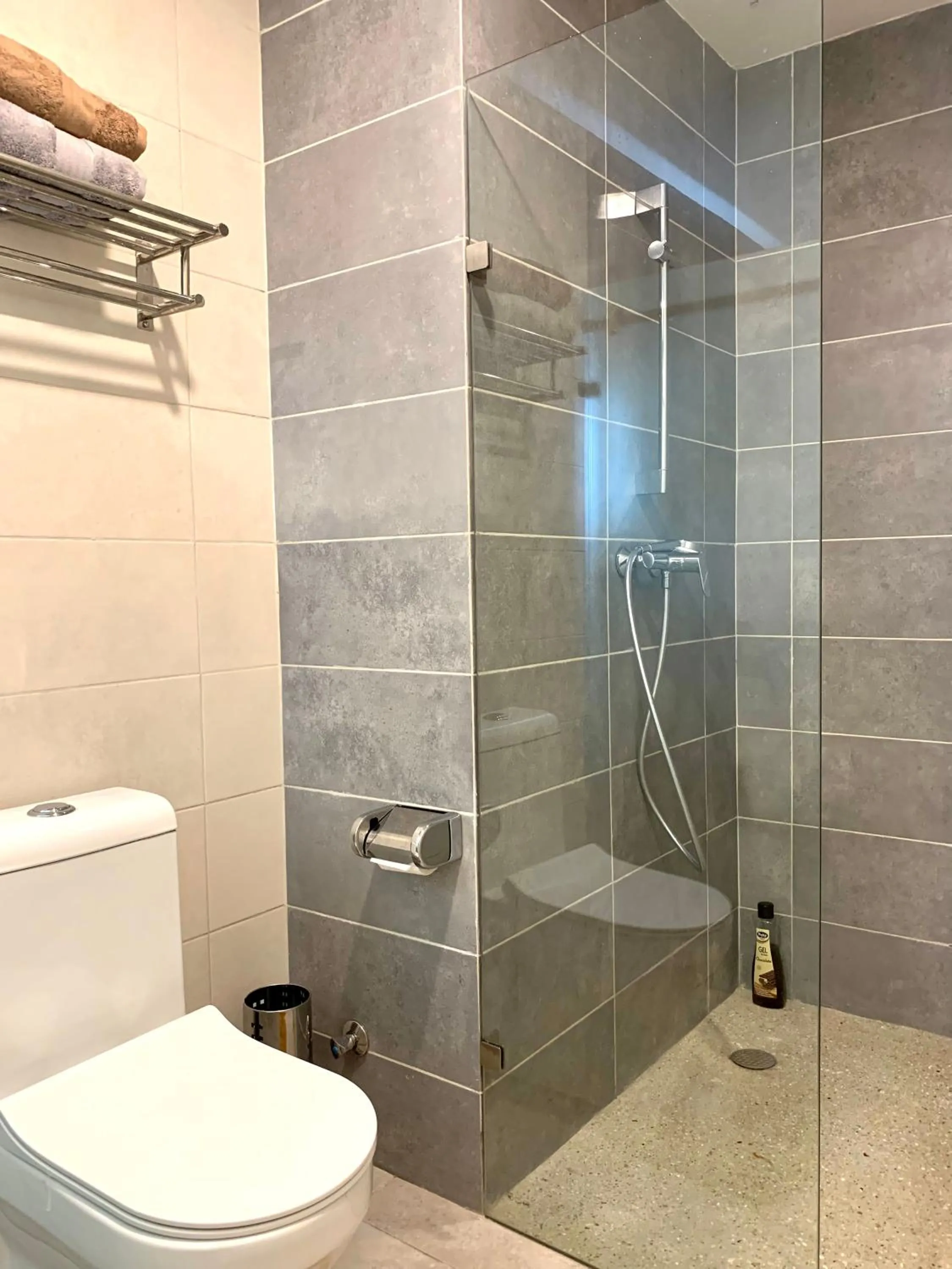 Bathroom in Forest View Apartments