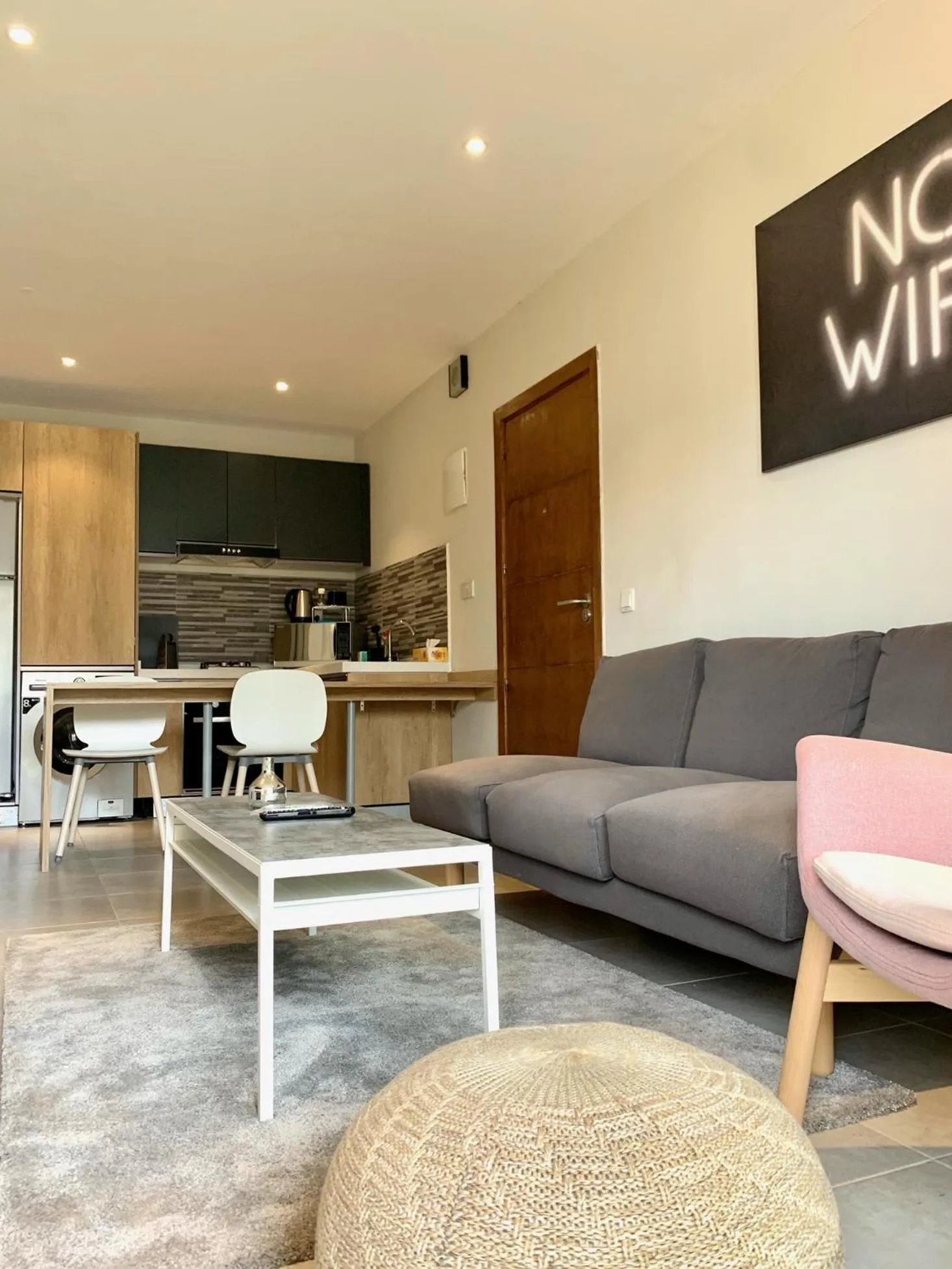 Living room in Forest View Apartments