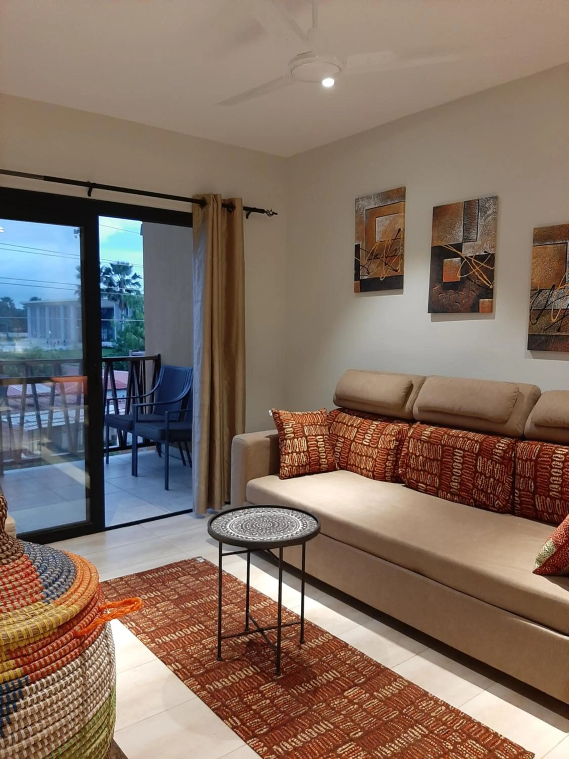 Living room in Forest View Apartments
