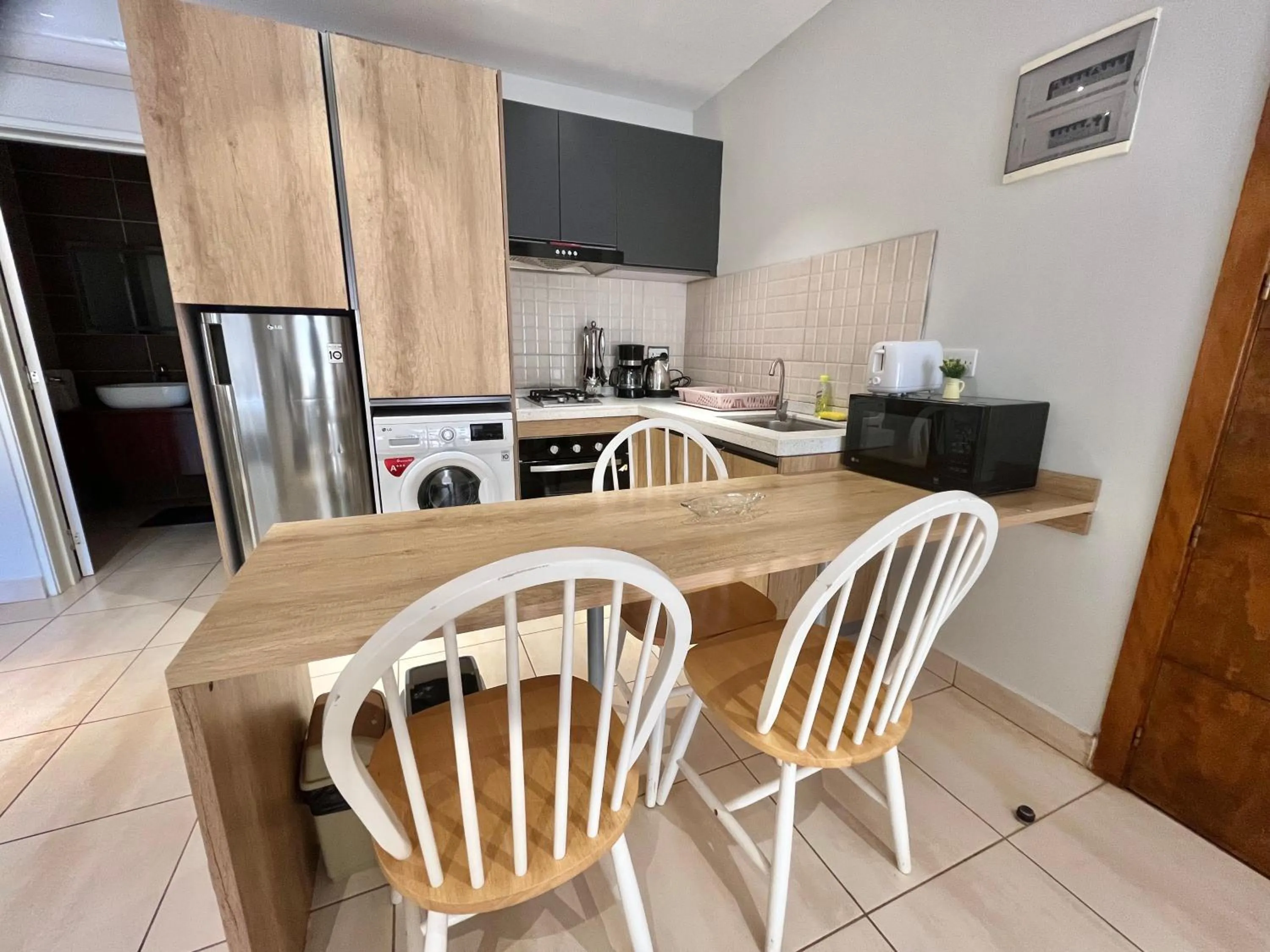 Kitchen or kitchenette in Forest View Apartments