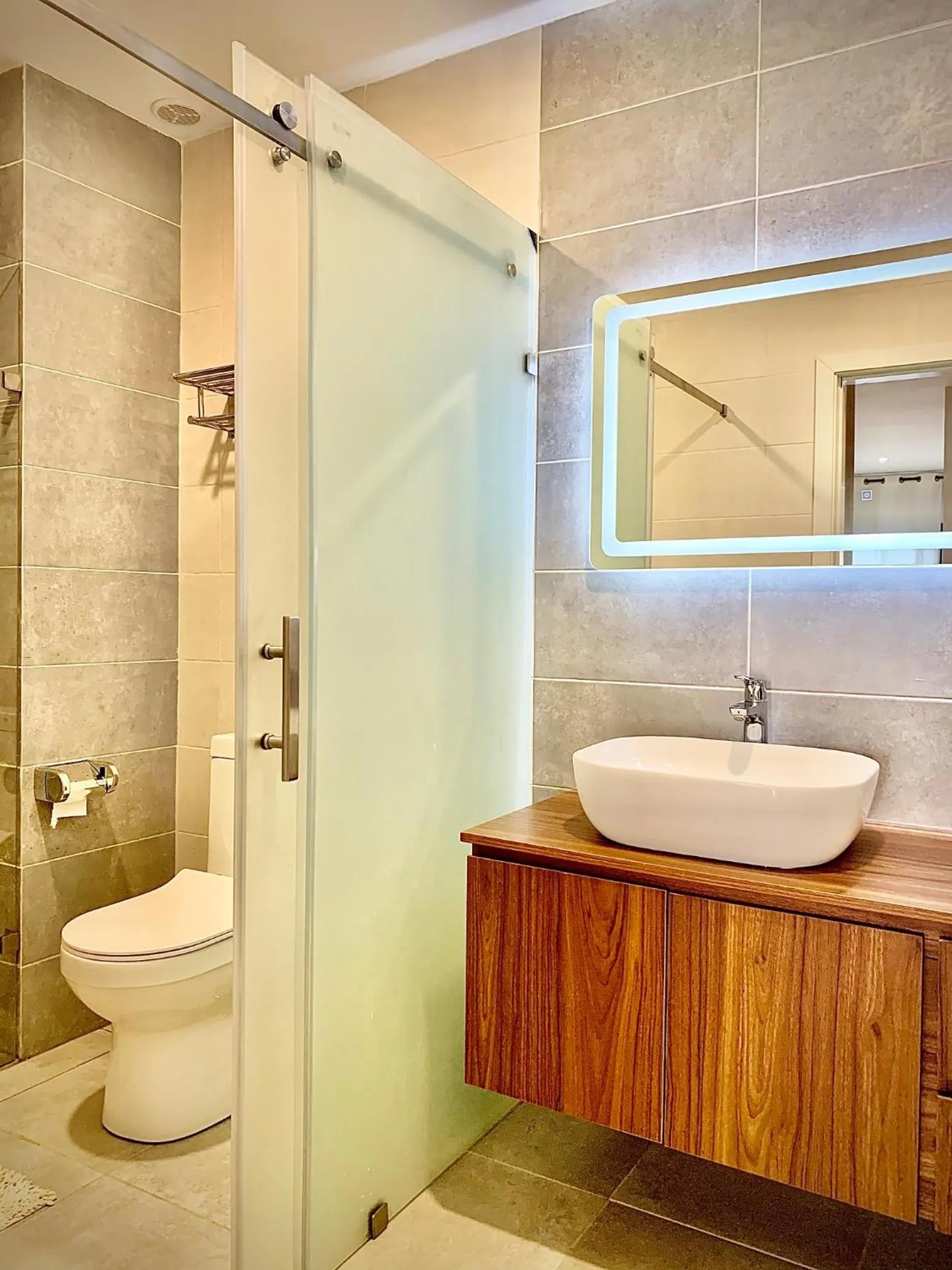 Bathroom in Forest View Apartments