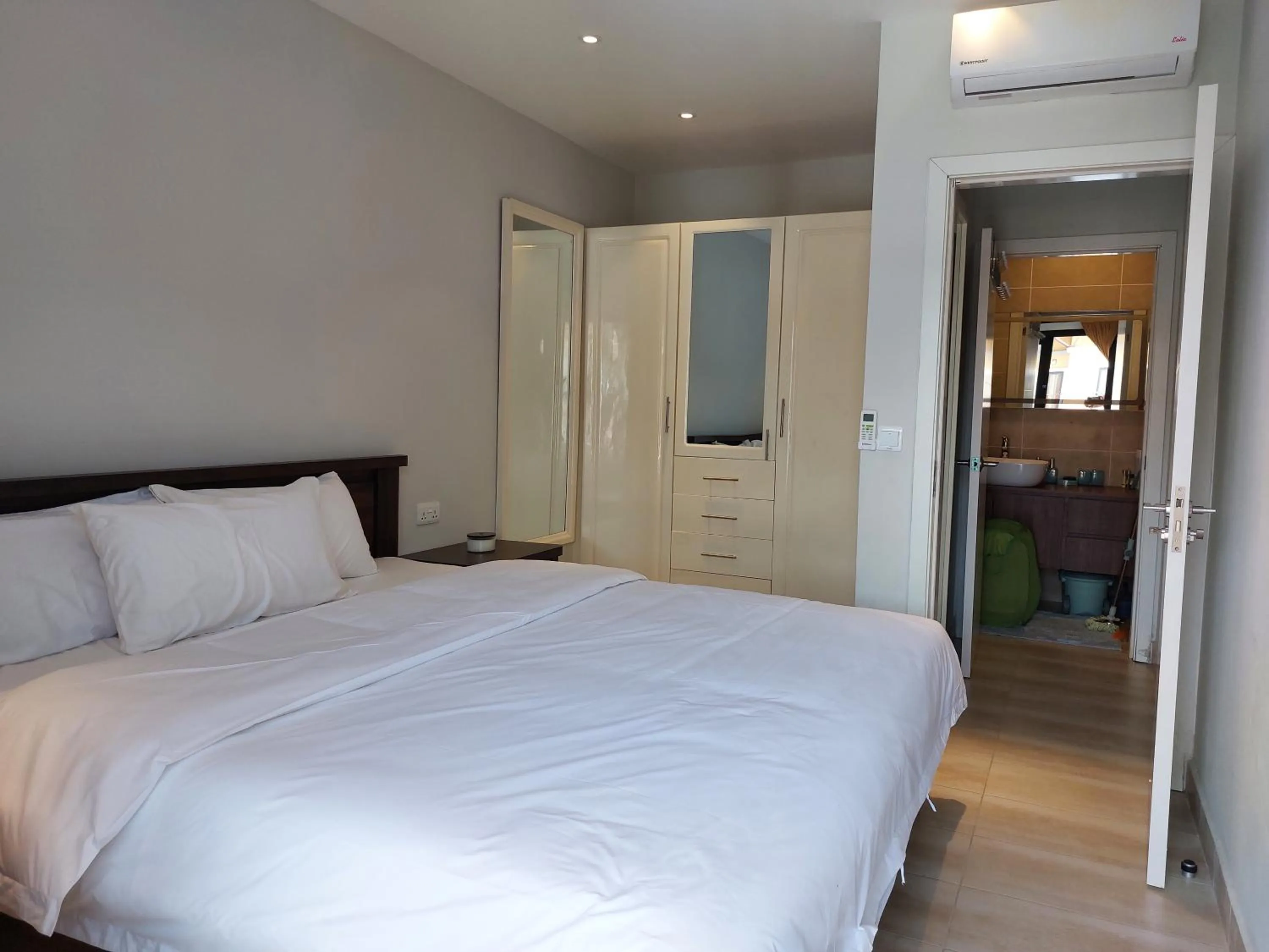 Bed in Forest View Apartments