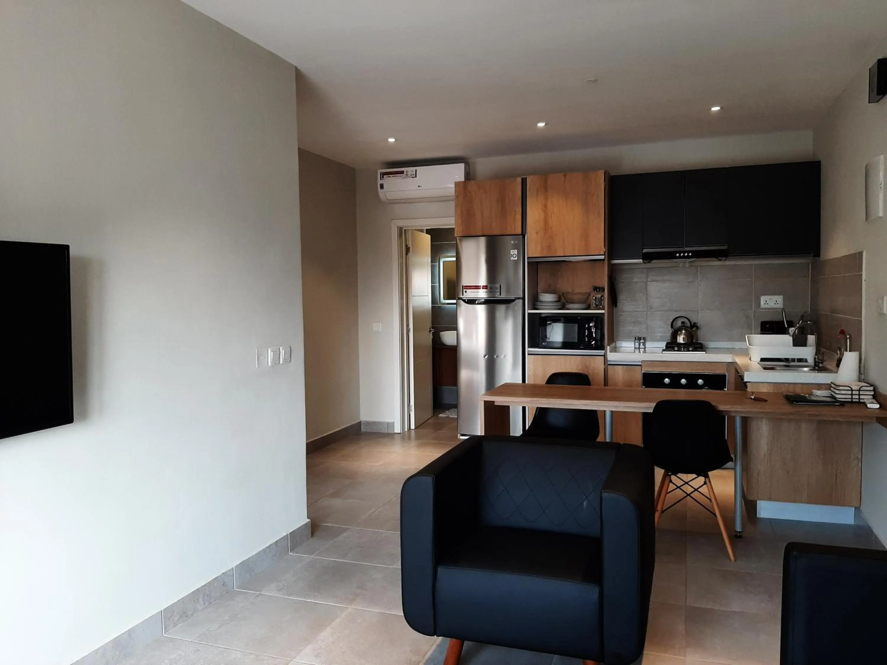 Kitchen or kitchenette in Forest View Apartments