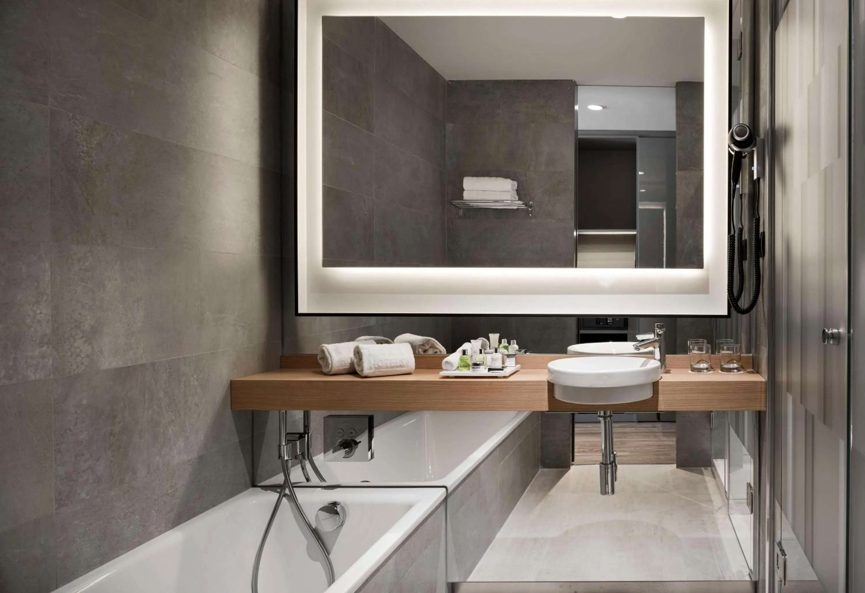Bathroom in NH Collection Madrid Suecia