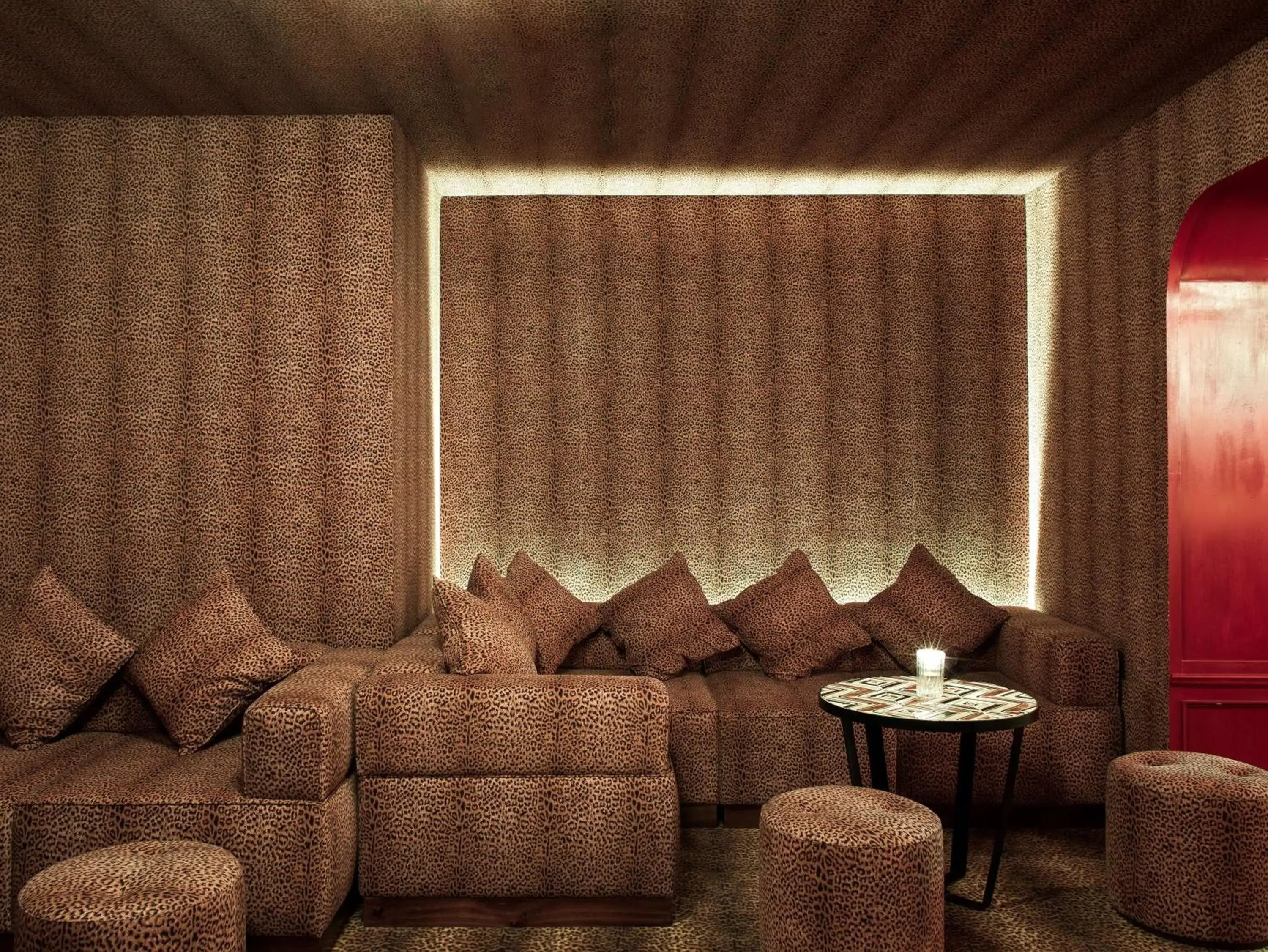 Lounge or bar in NH Collection Madrid Suecia Lounge or bar in NH Collection Madrid Suecia