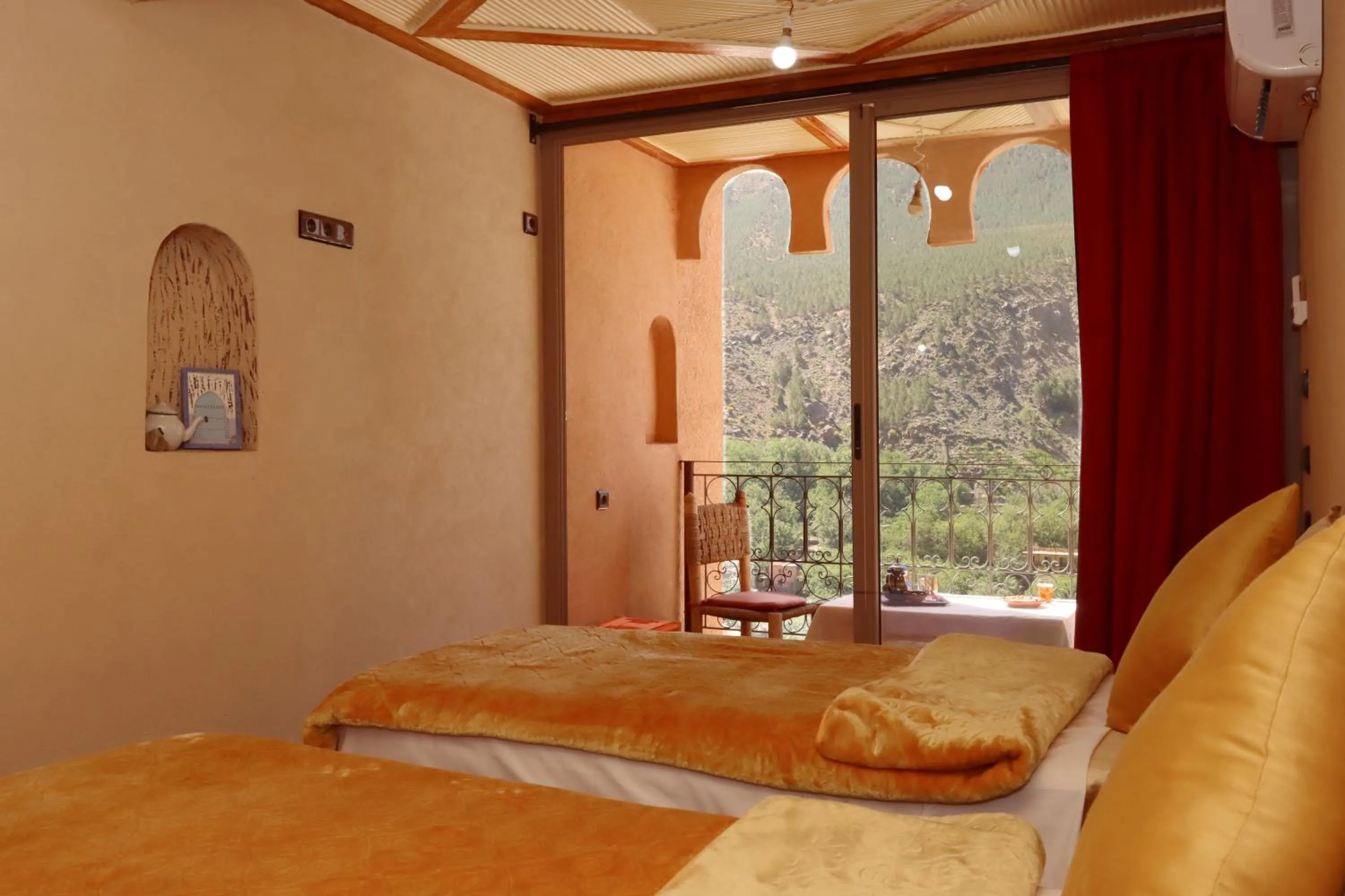Bed in RiadAtlasChateau