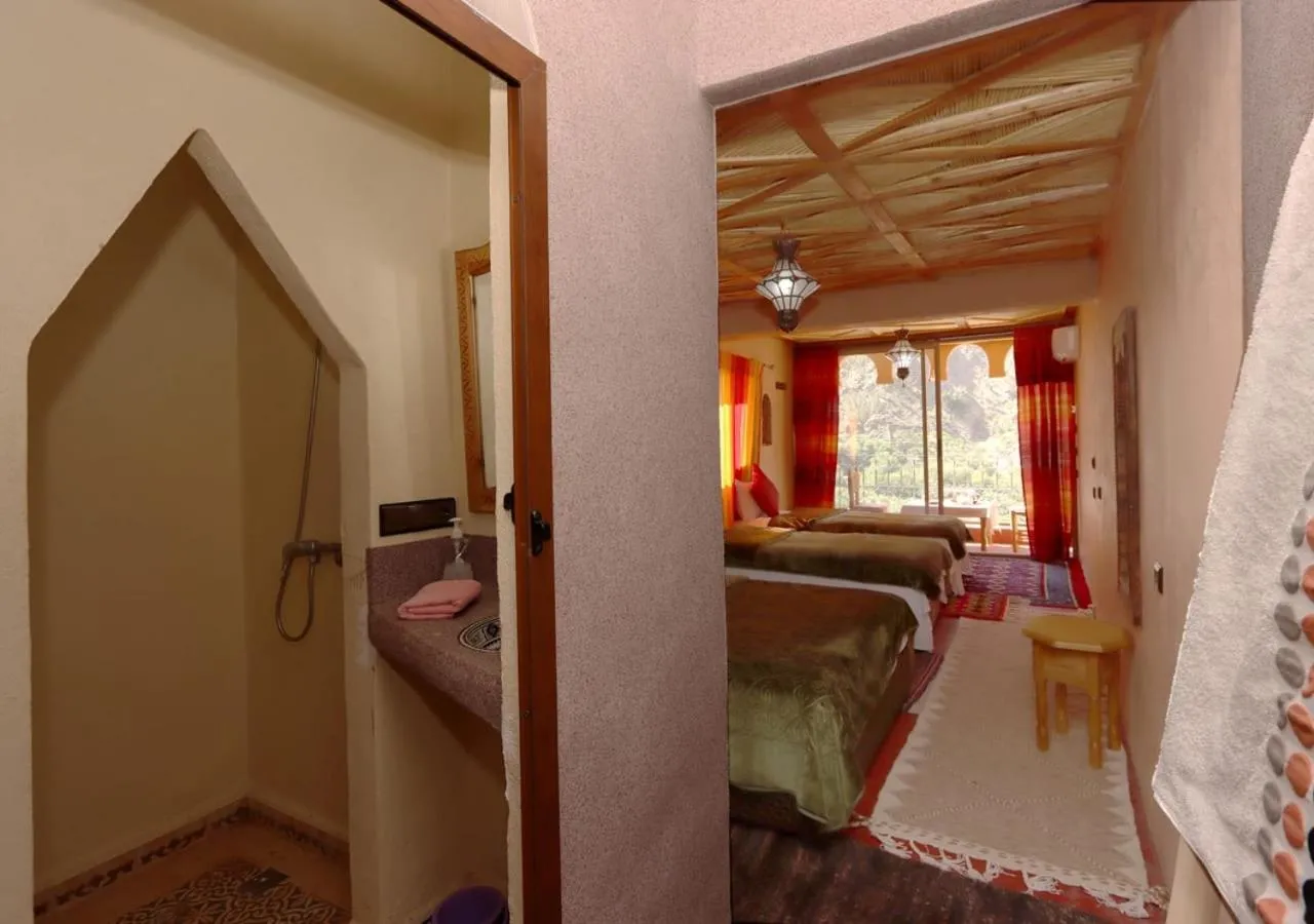 Photo of the whole room, Bed in RiadAtlasChateau