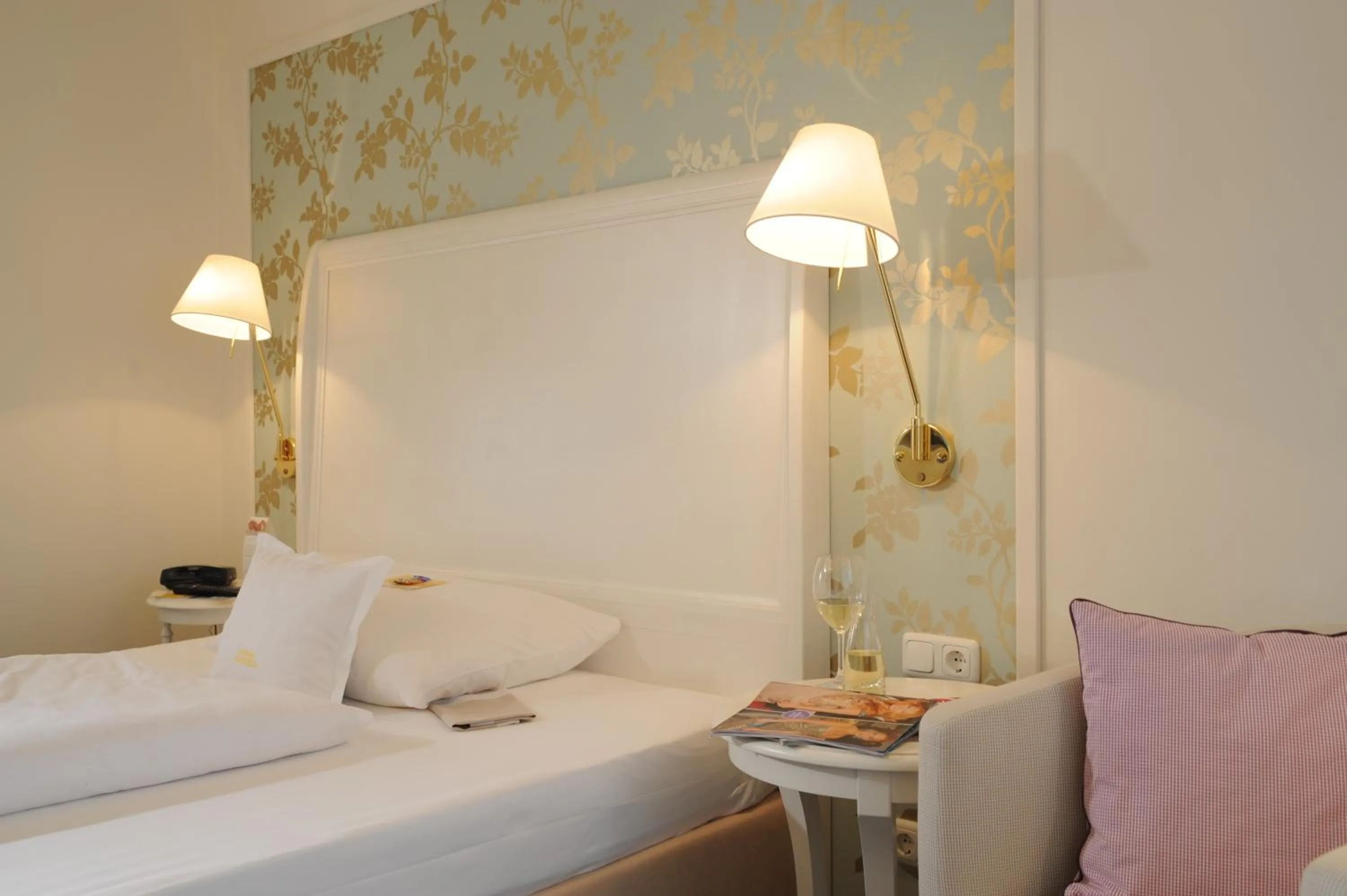 Photo of the whole room, Bed in Ringhotel Gardels