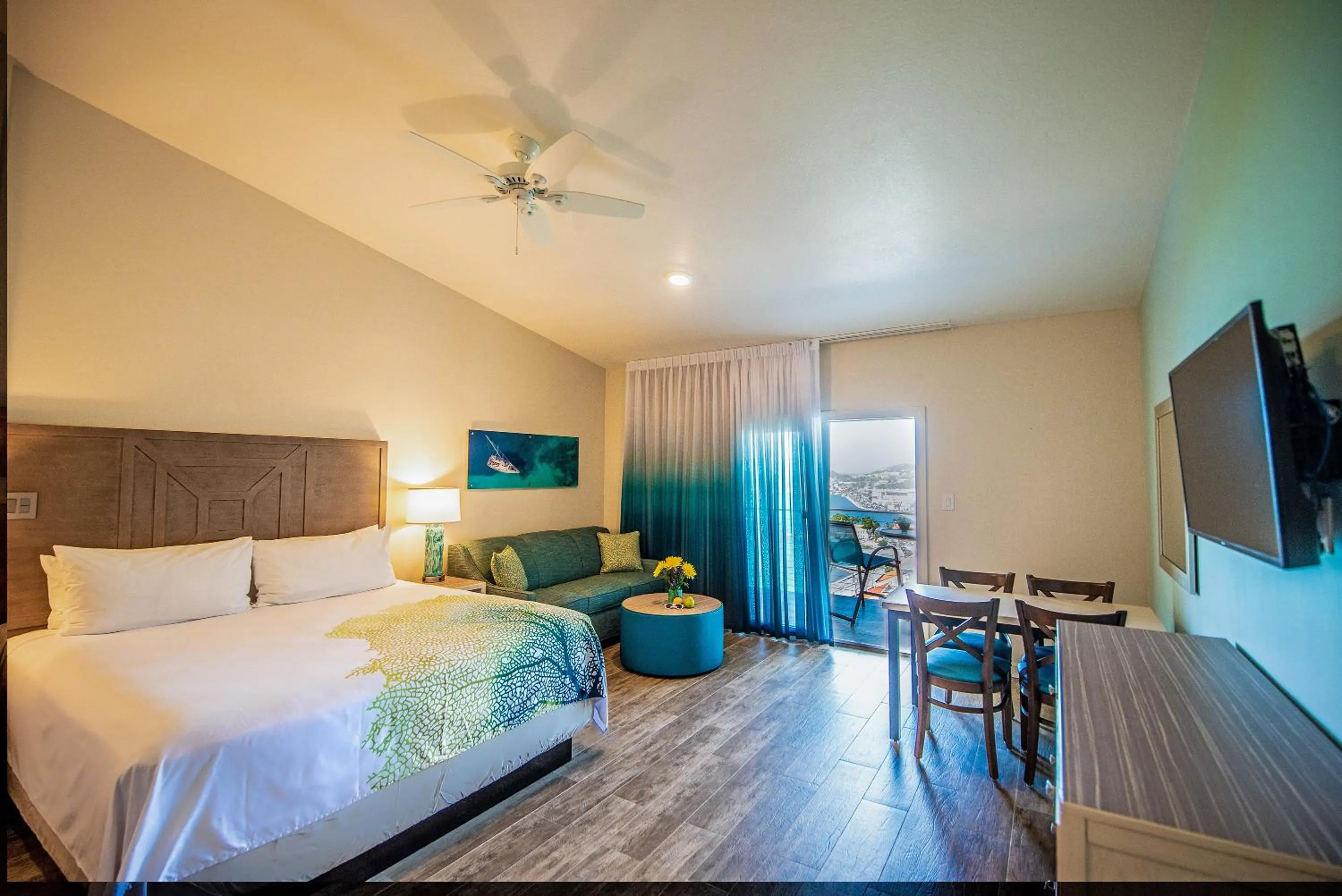 Photo of the whole room, Bed in Hilltop Villas at Bluebeard's Castle