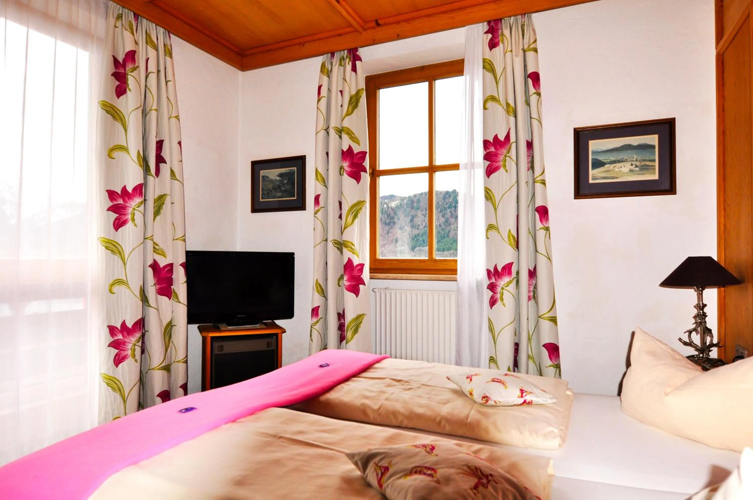 Bed in Seehotel Schlierseer Hof