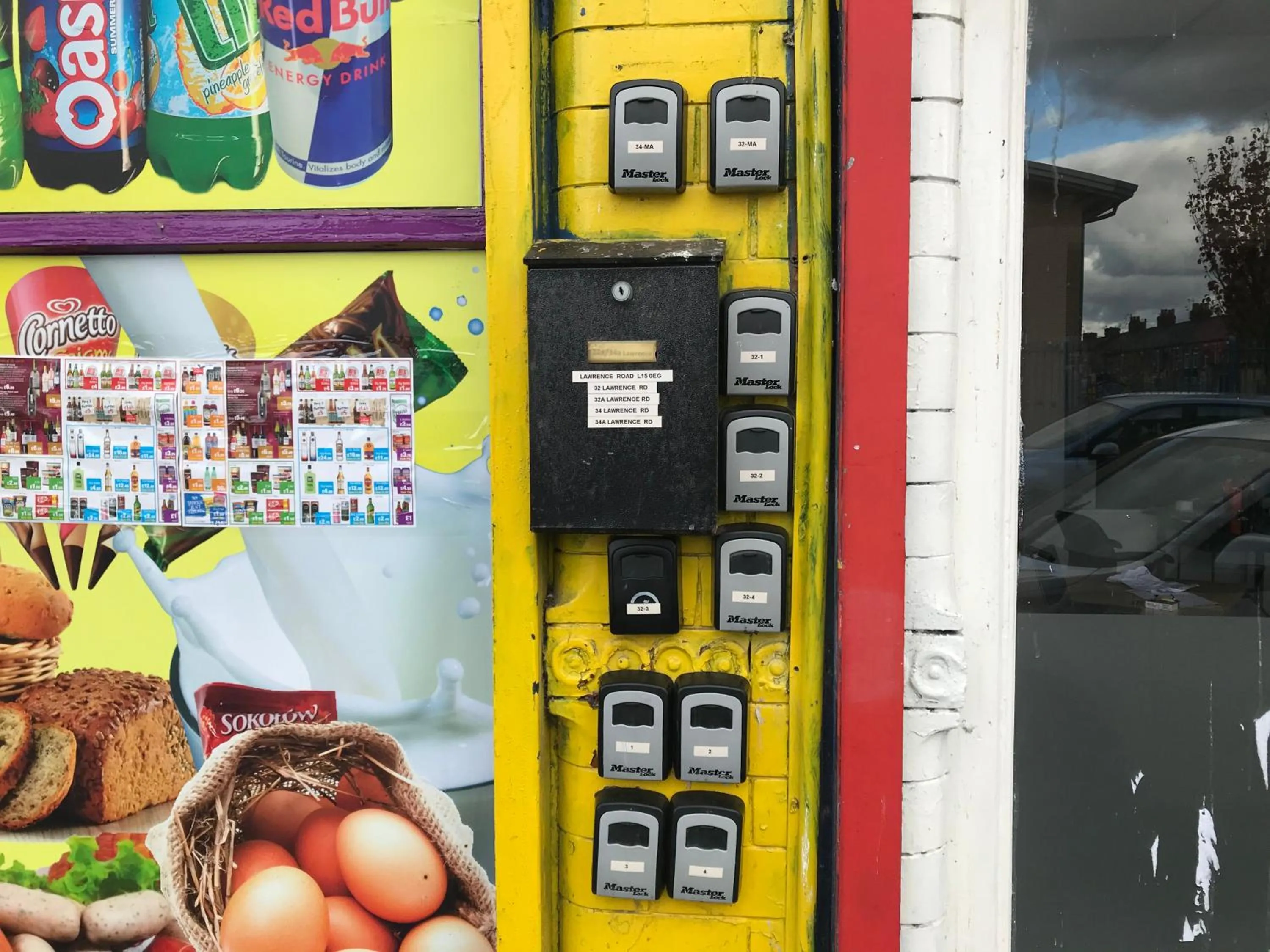 Property building in Liverpool City Stays - Lawrence Road BB1