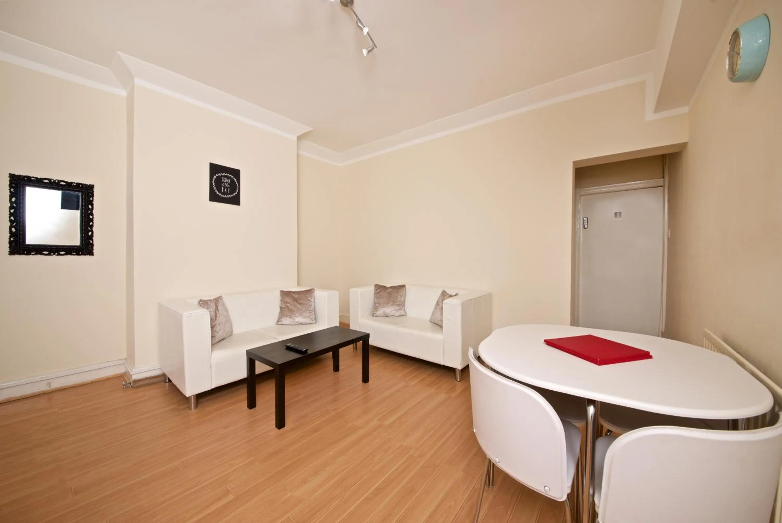 Living room, Dining Area in Liverpool City Stays - Lawrence Road BB1