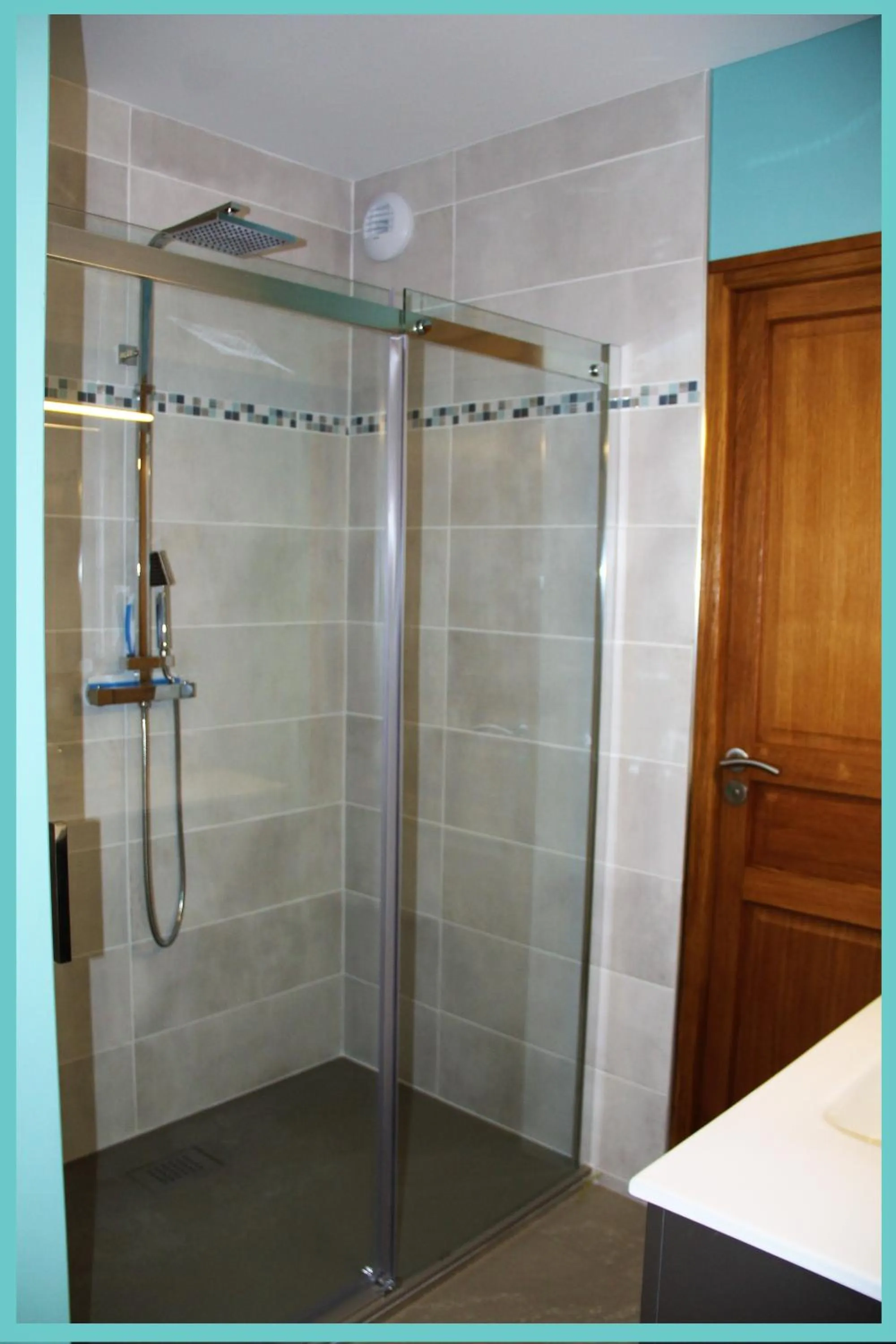 Bathroom in Au Petit Pressoir