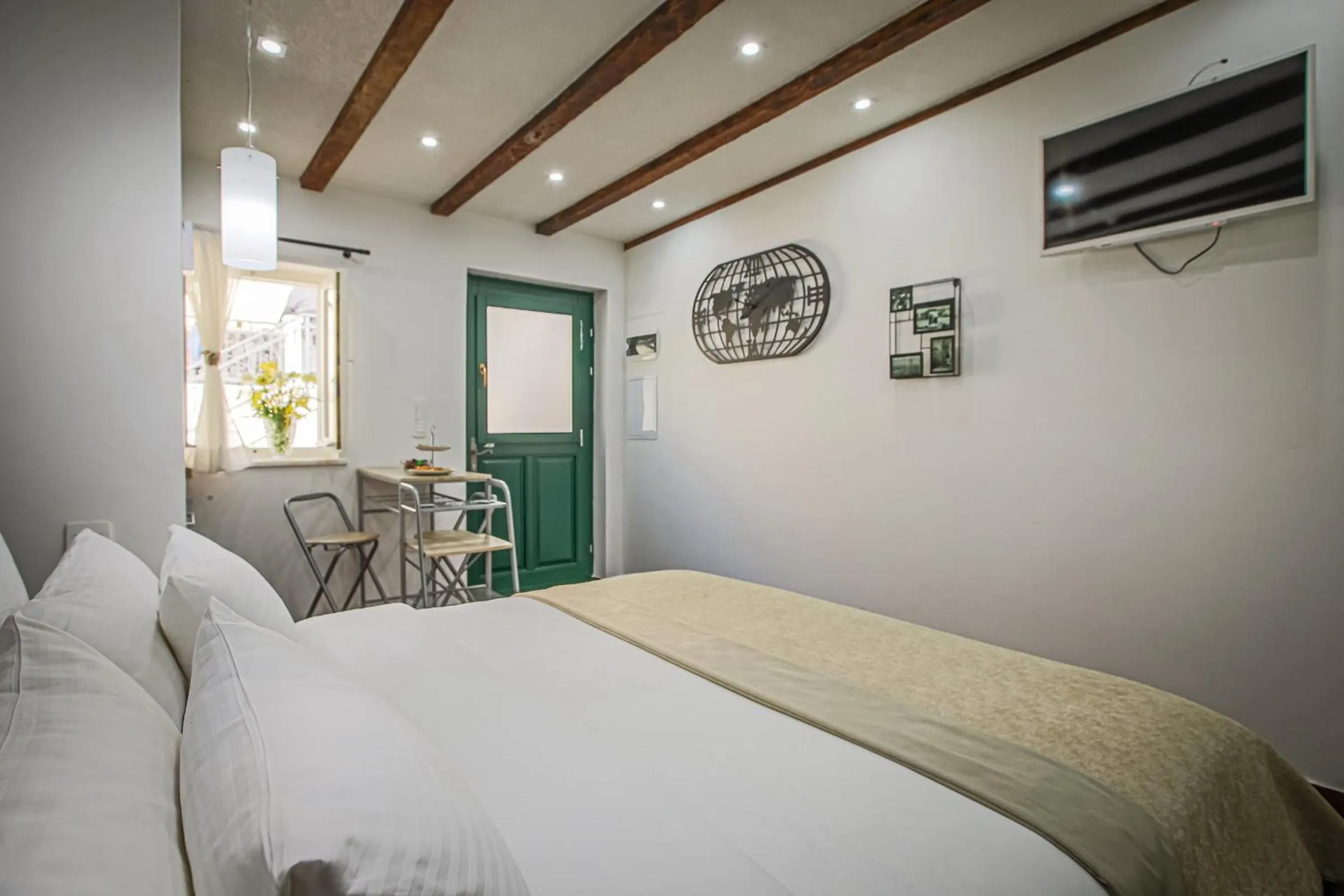 Bed in Theatre luxury rooms