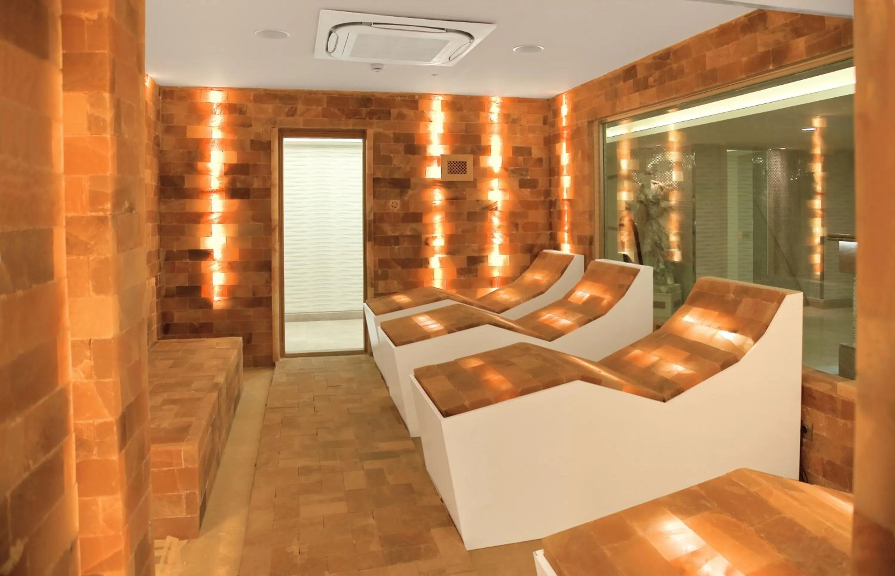 Hot Spring Bath in Hurry Inn Merter Istanbul