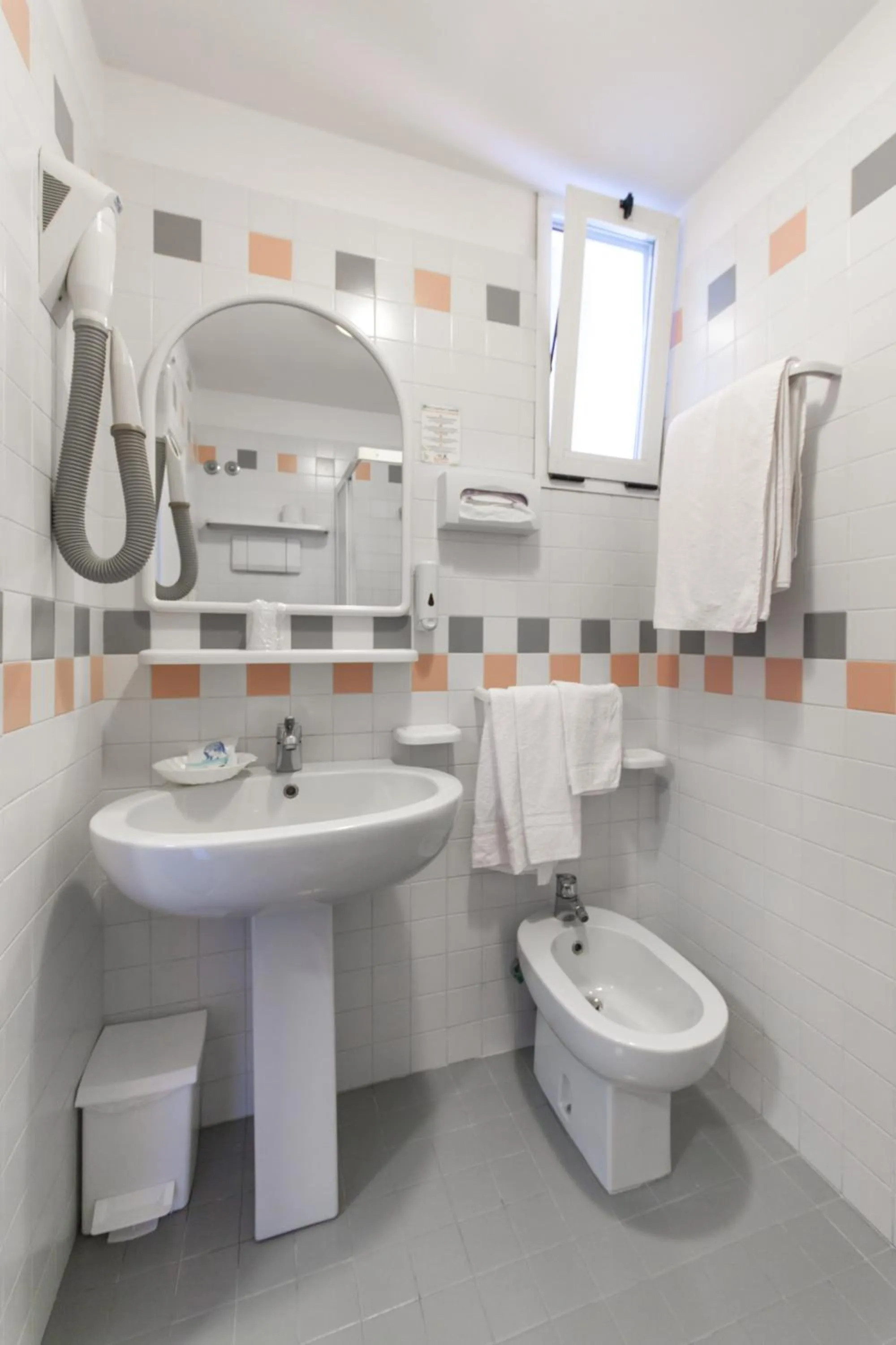 Bathroom in Hotel Estense