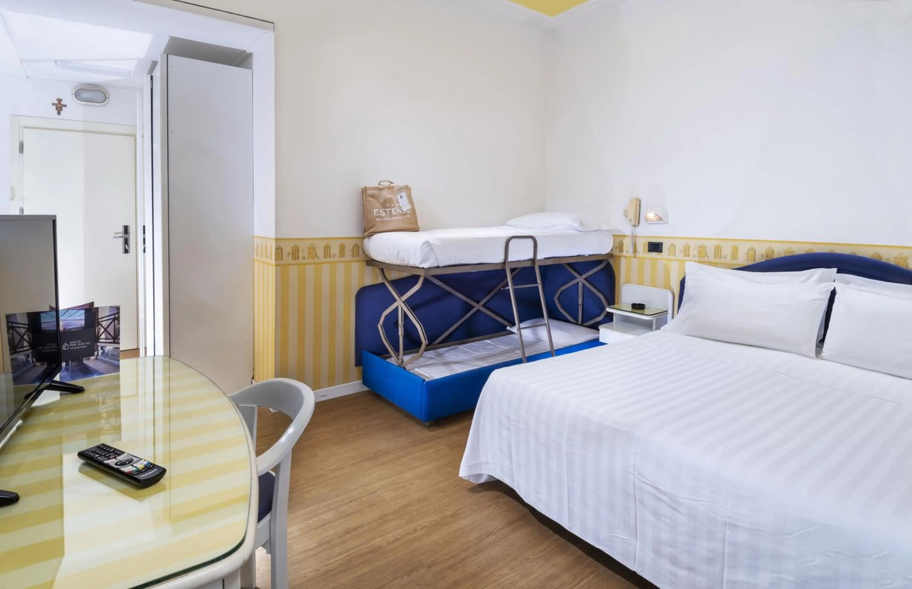 Bedroom, Bed in Hotel Estense