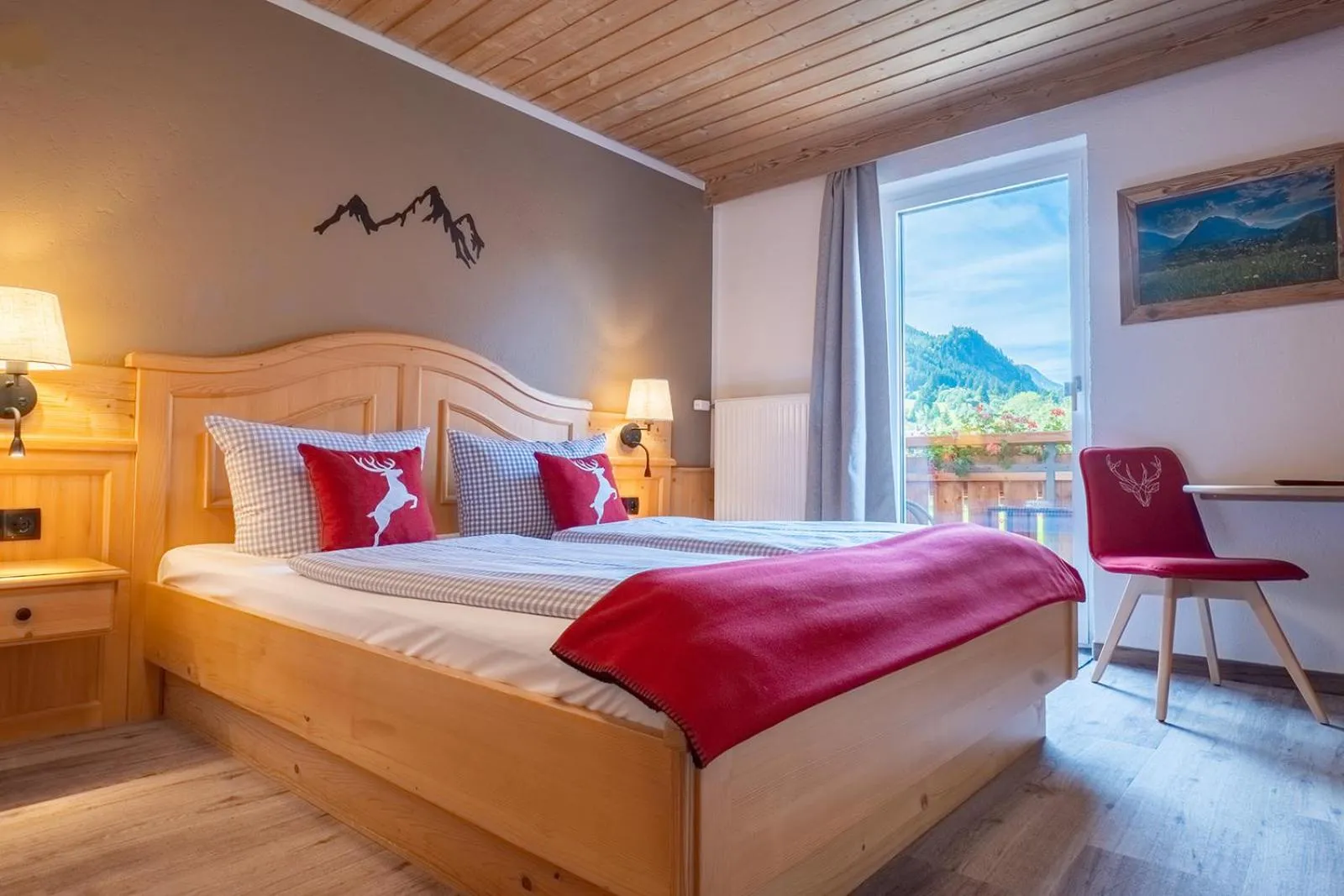 Photo of the whole room, Bed in Hotel-Garni Kalkbrennerhof