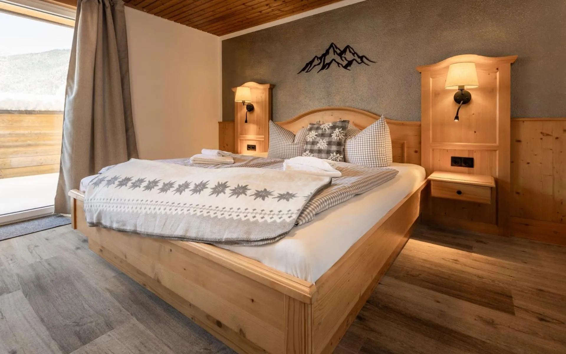 Photo of the whole room, Bed in Hotel-Garni Kalkbrennerhof