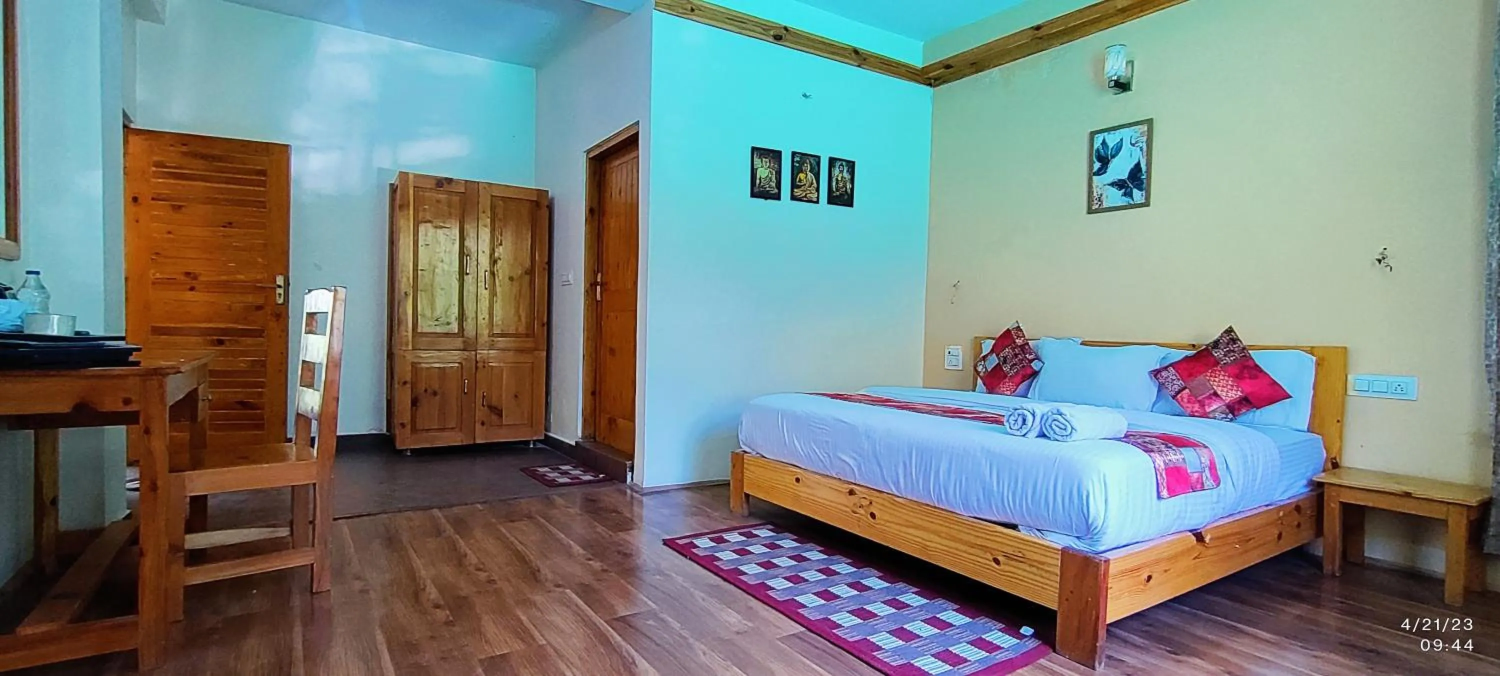 Bed in Tirthan Grand Riverside