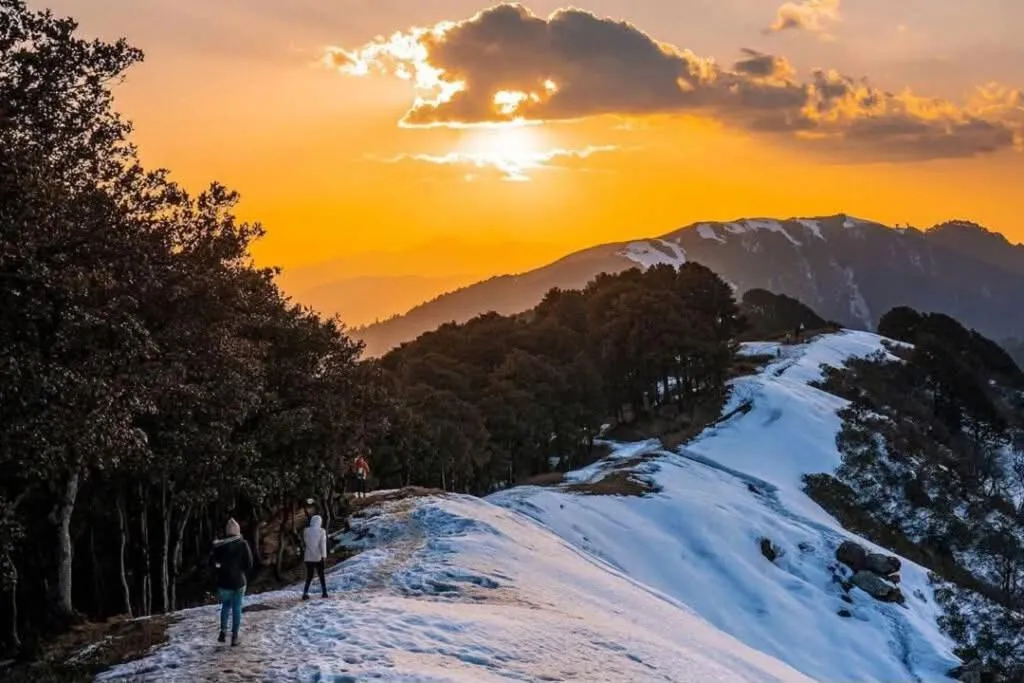 Natural landscape in Tirthan Grand Riverside