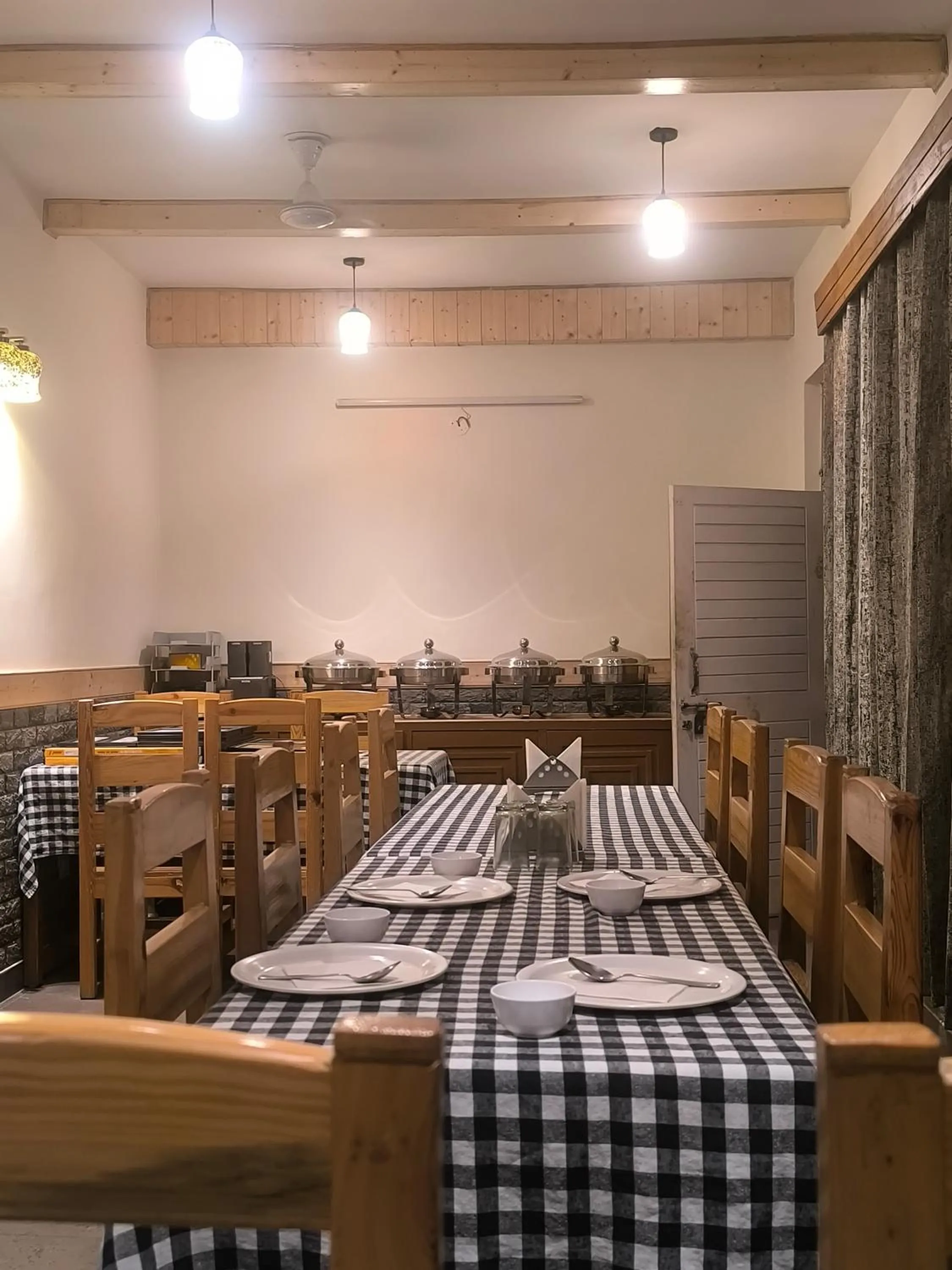 Restaurant/places to eat in Tirthan Grand Riverside