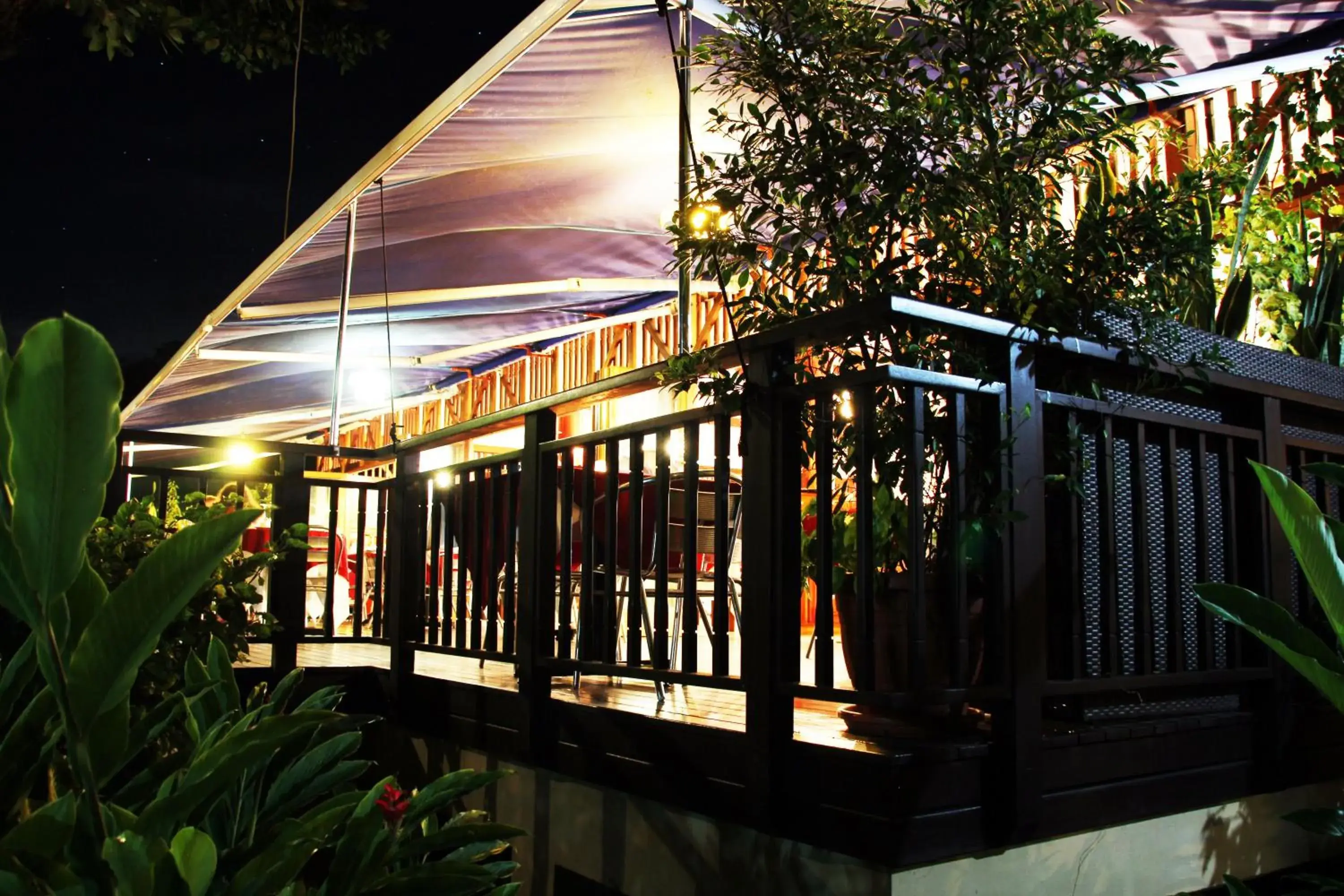 Restaurant/places to eat in Pirogue Lodge Restaurant/places to eat in Pirogue Lodge