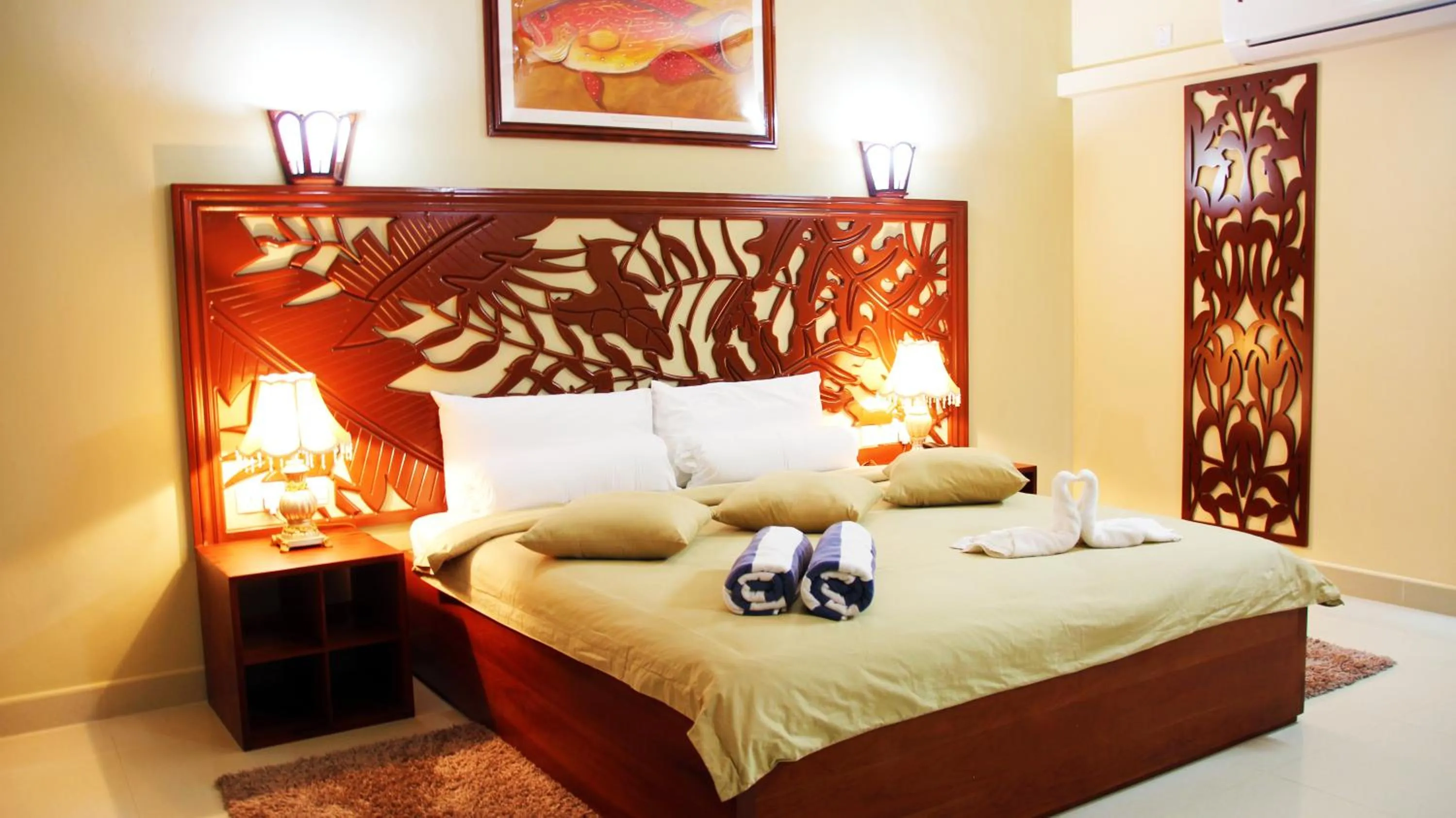 Bed in Pirogue Lodge