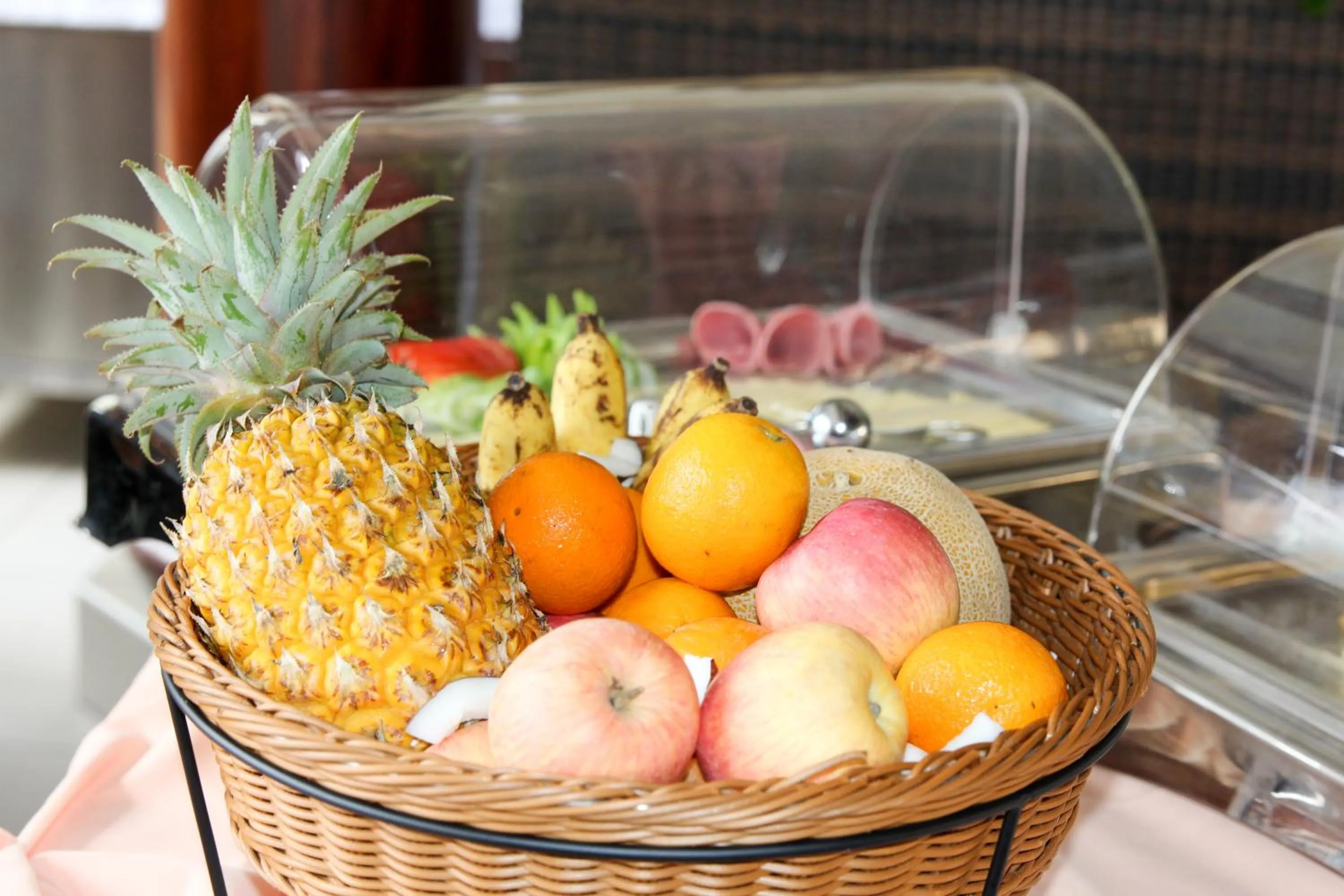 Buffet breakfast in Pirogue Lodge