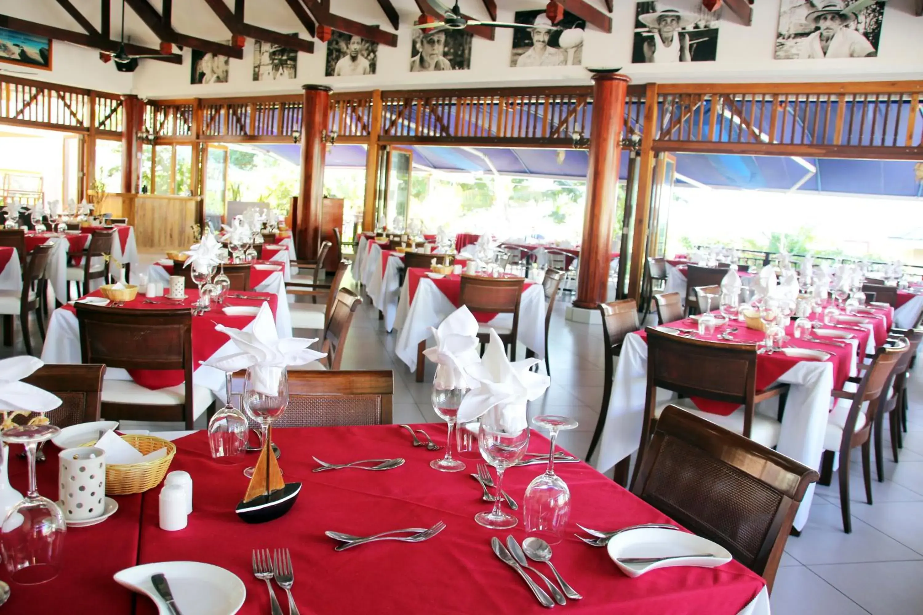 Restaurant/places to eat in Pirogue Lodge Restaurant/places to eat in Pirogue Lodge