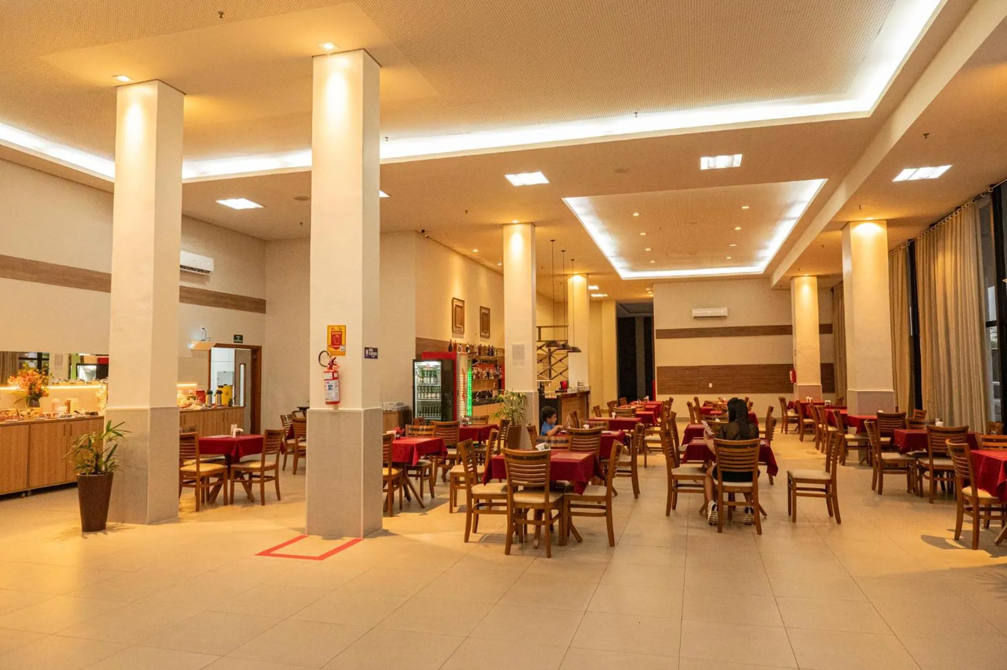 Restaurant/places to eat in Imperial Hotel